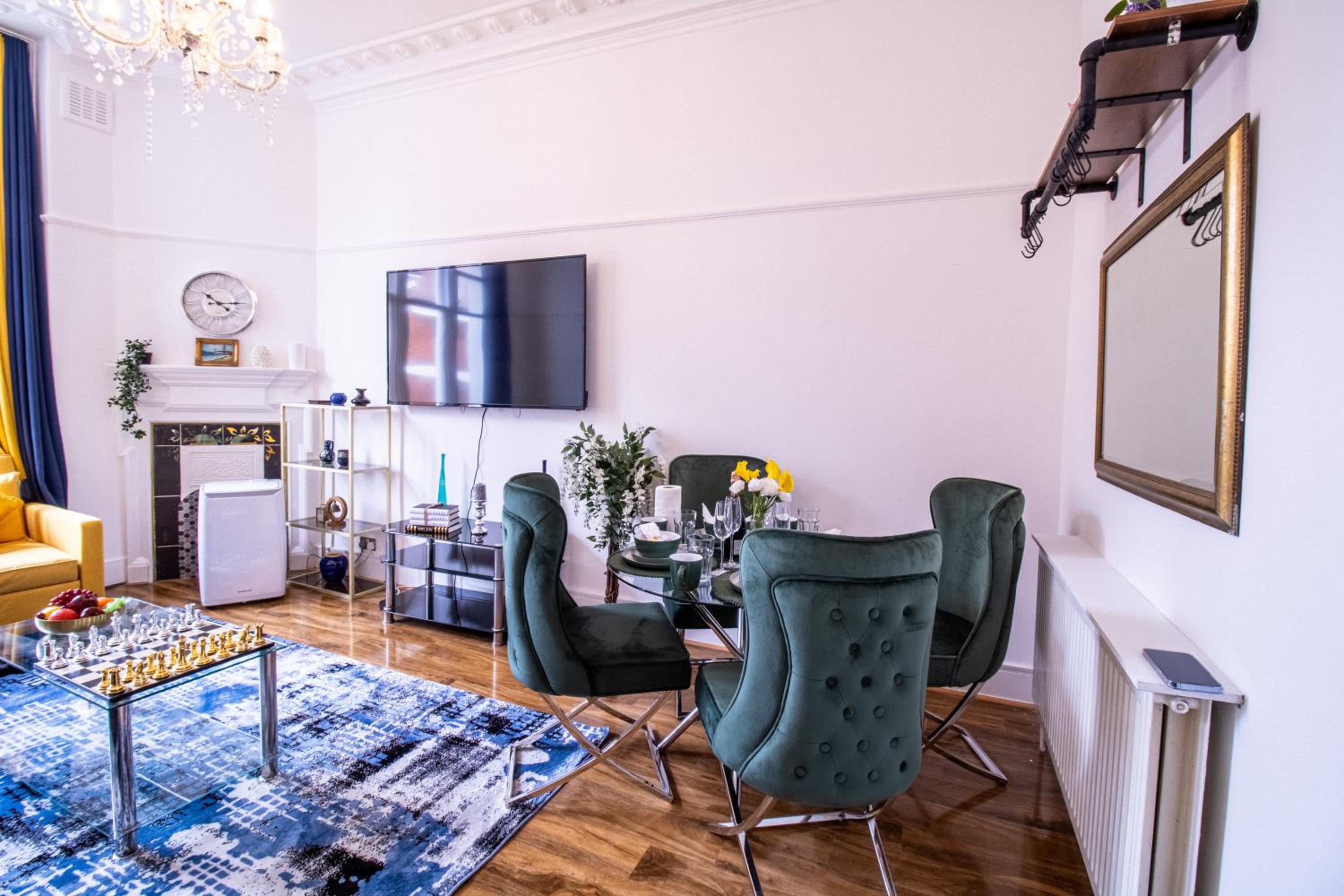 Luxurious Apartments on Oxford Street