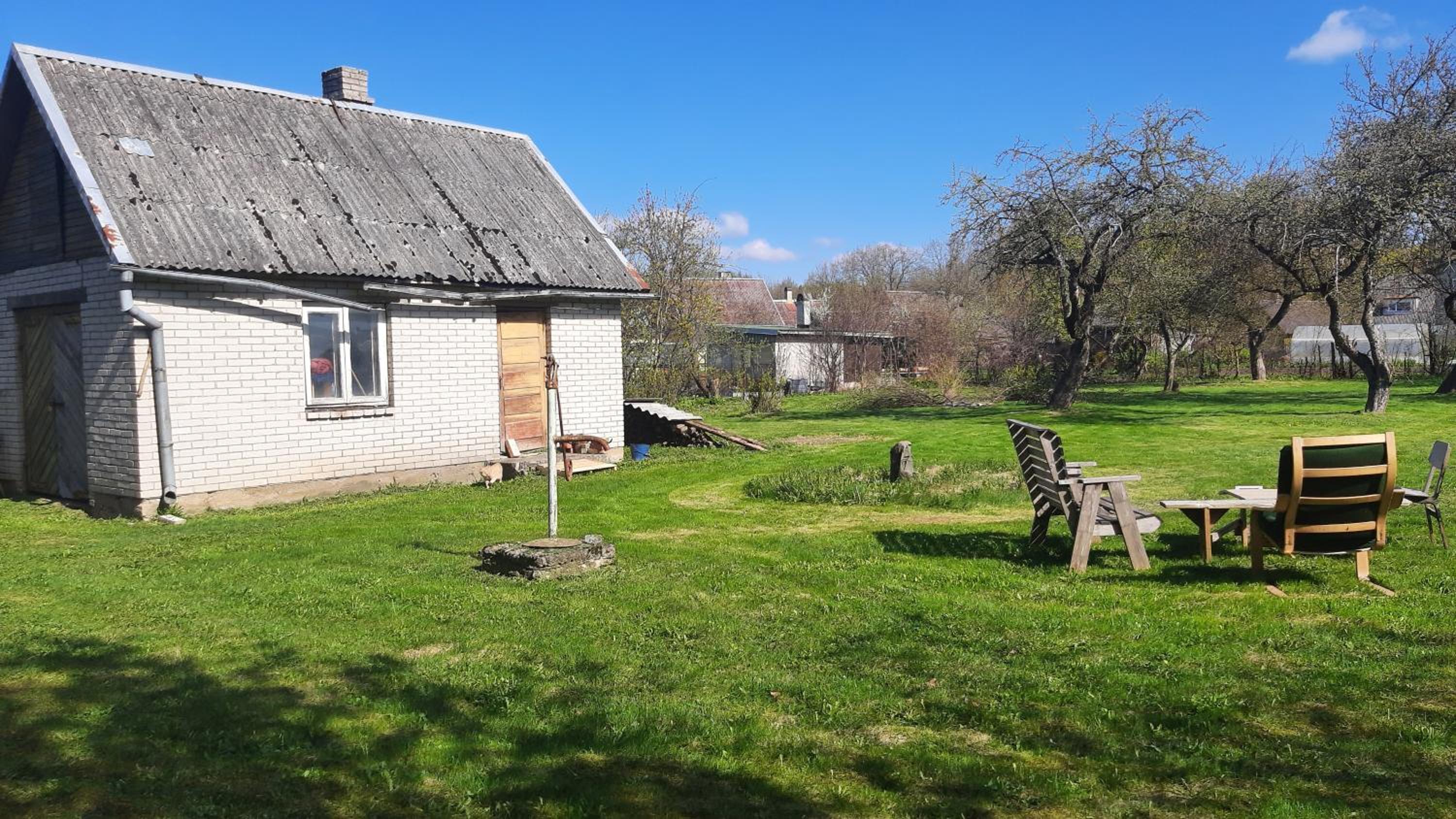House with spacious garden and a simple sauna