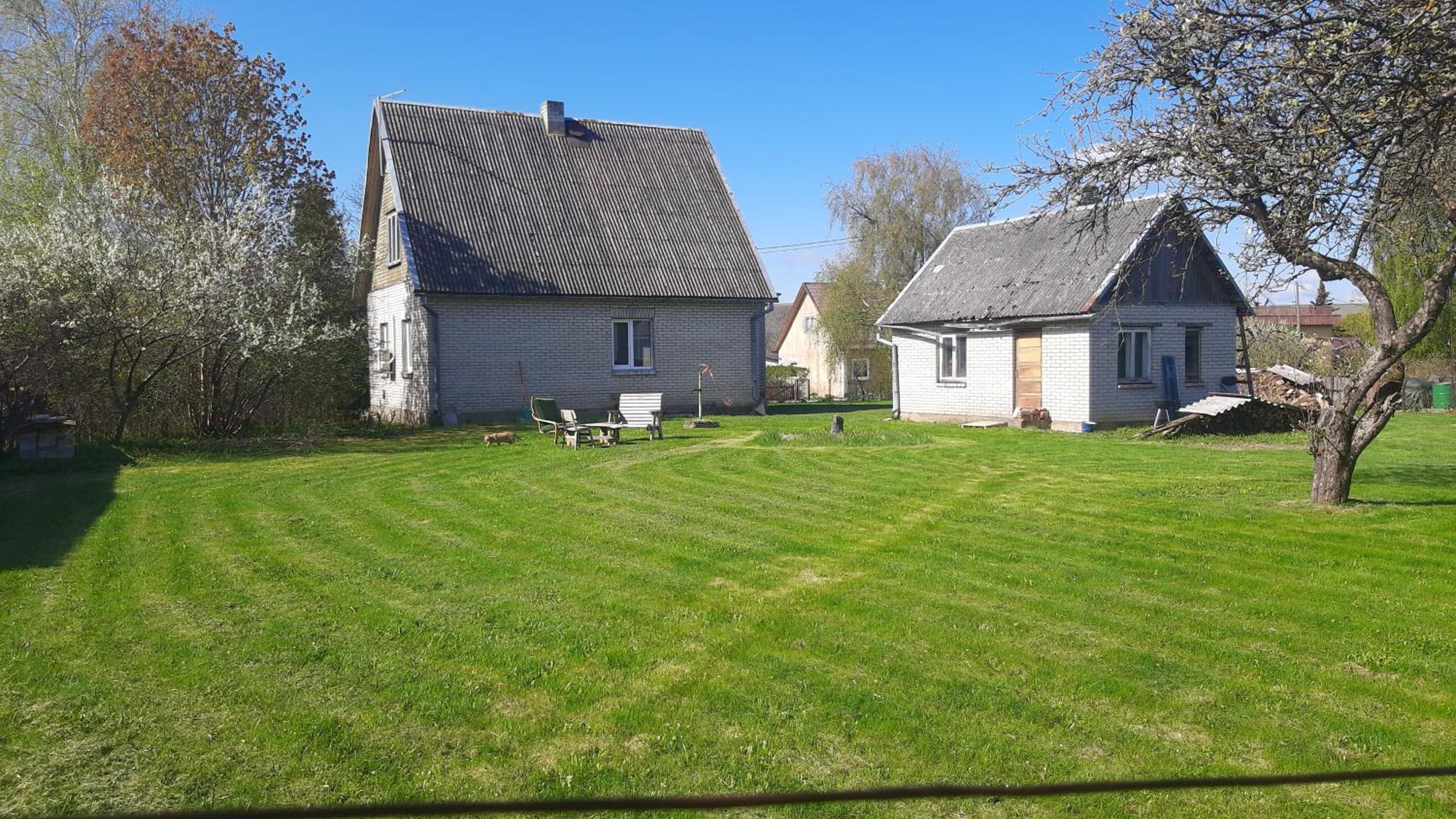 House with spacious garden and a simple sauna