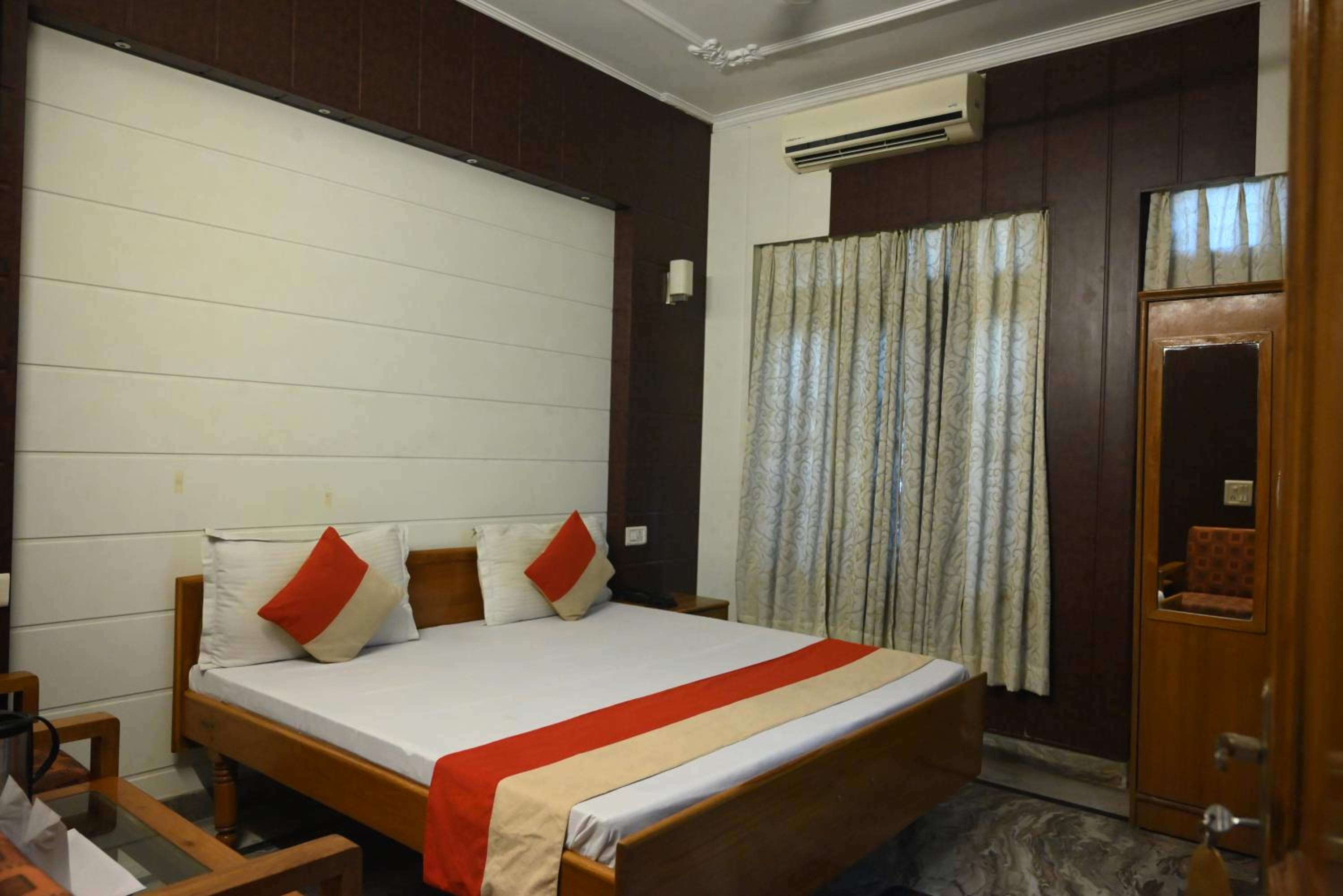 Hotel Uniyal Residency view 5