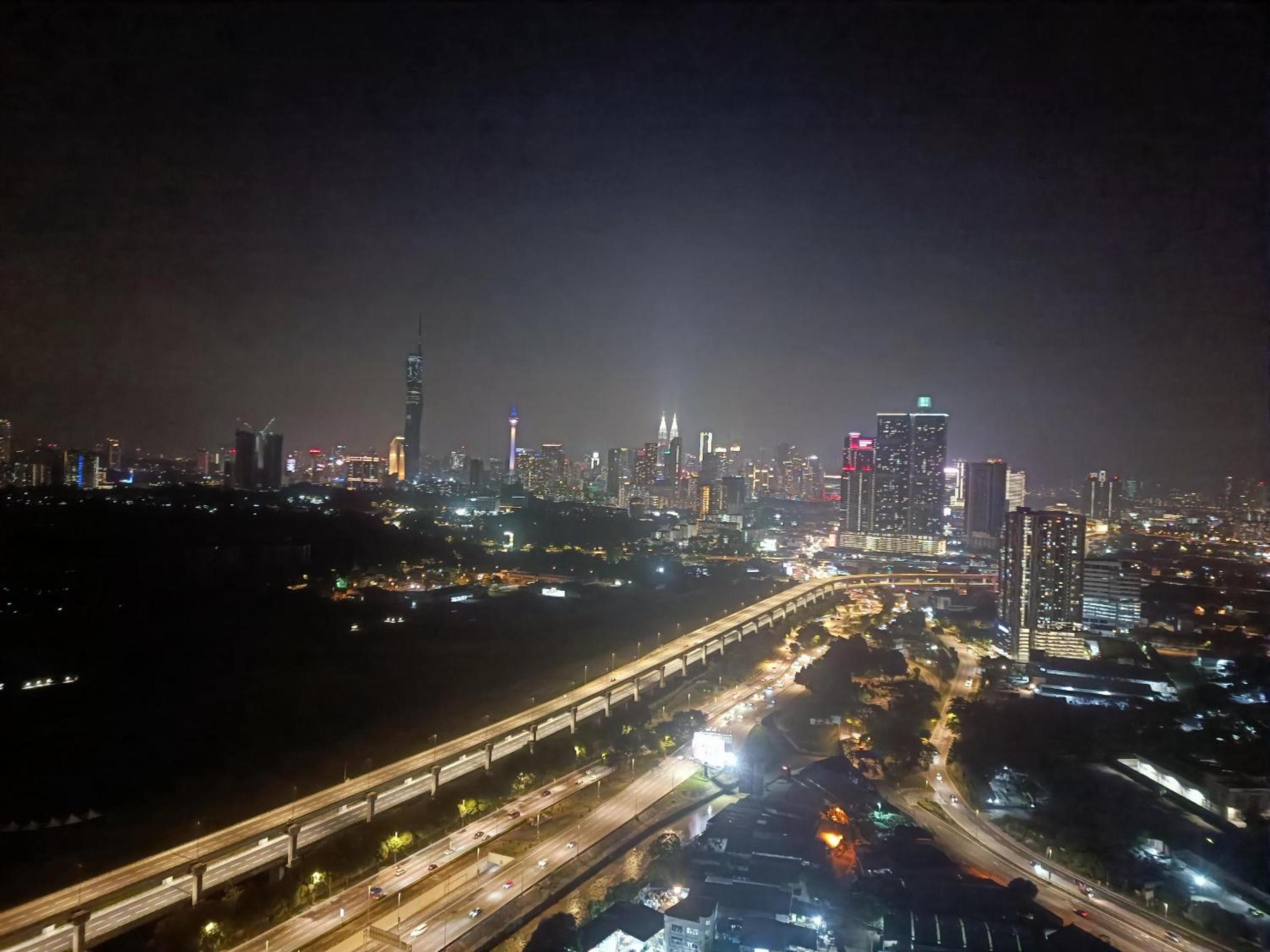 RAZAK NEW RESIDENCE KUALA LUMPUR KLCC VIEW