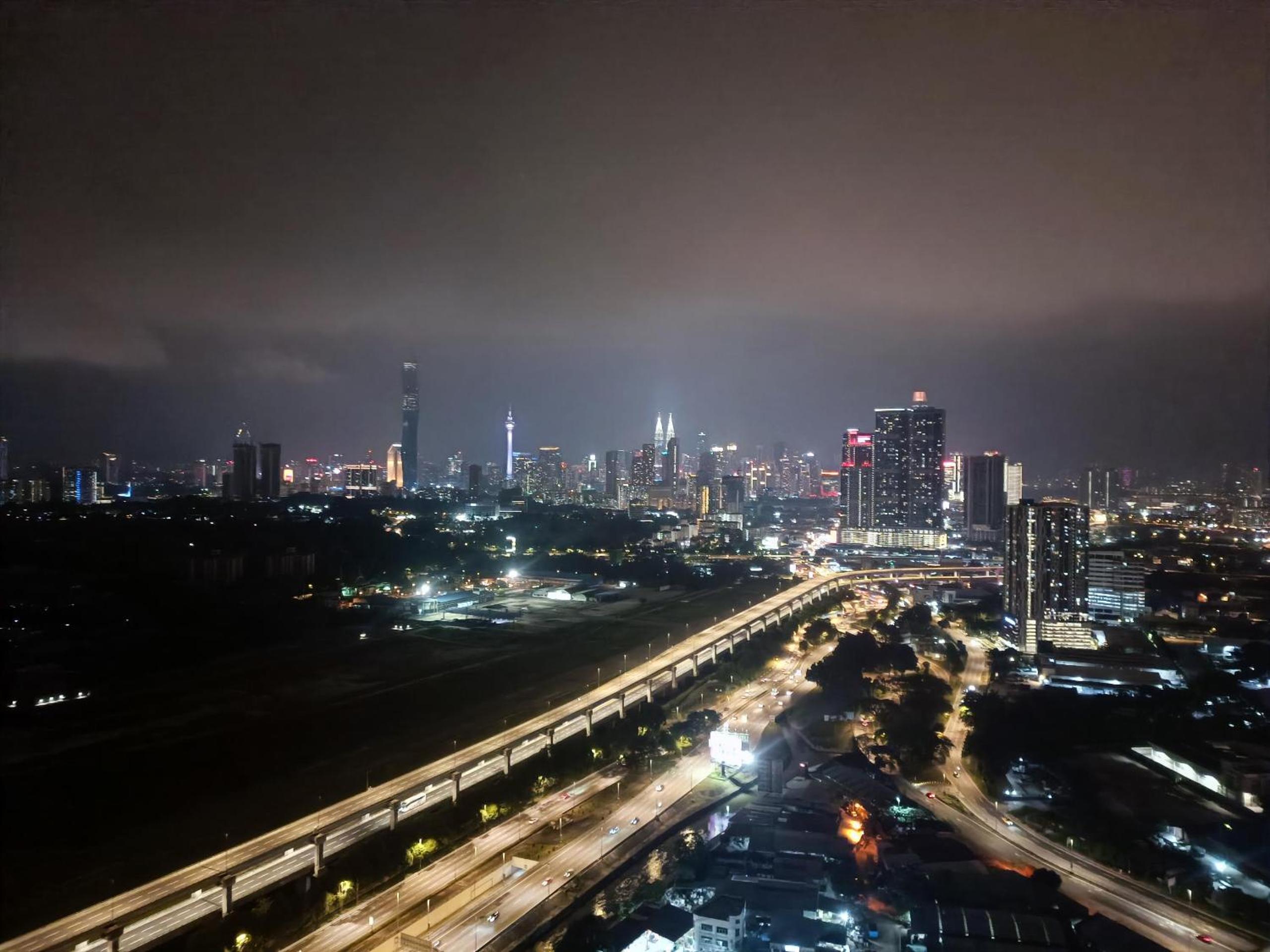 RAZAK NEW RESIDENCE KUALA LUMPUR KLCC VIEW
