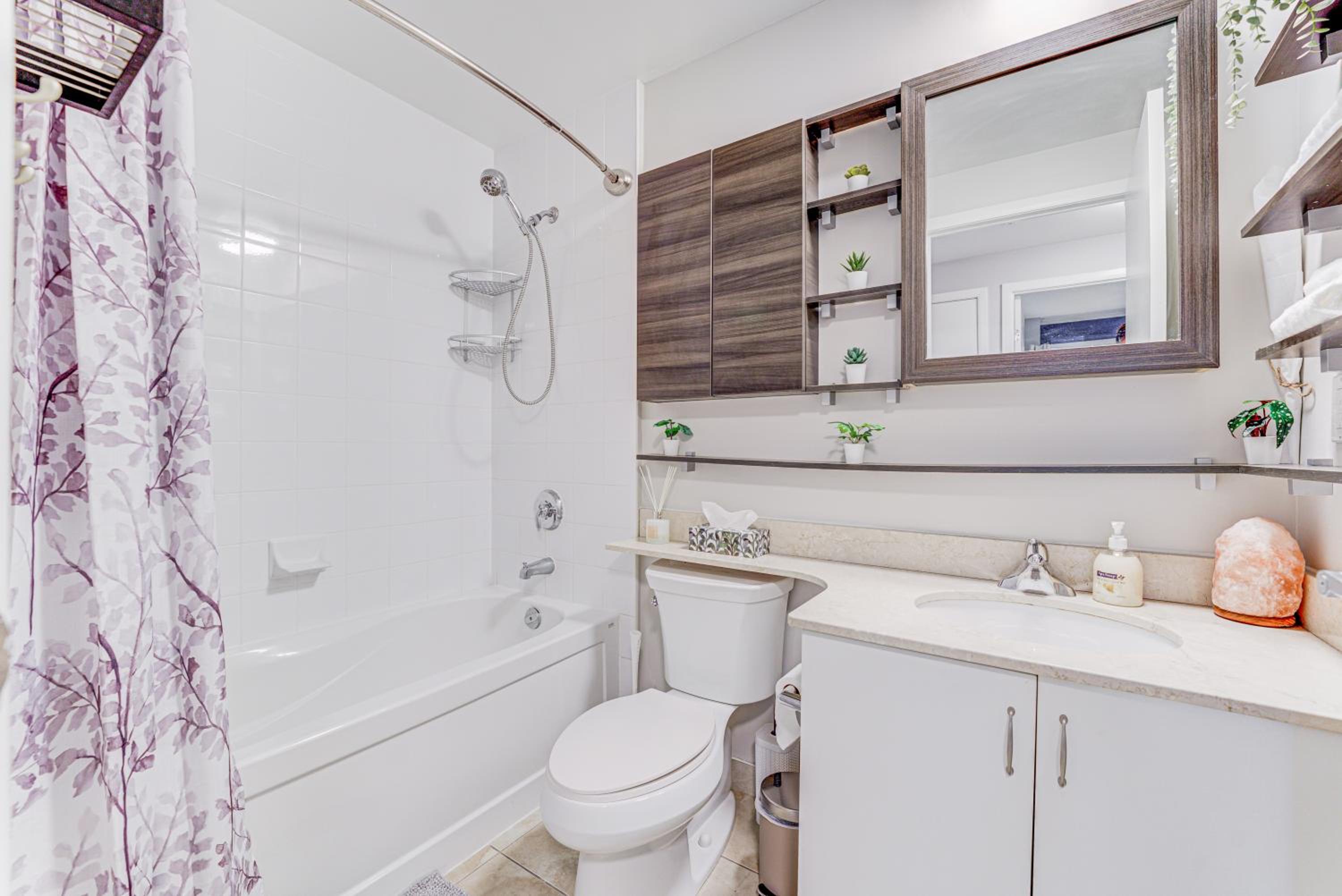 Prime City Pad 2 Bedroom with CN Tower View