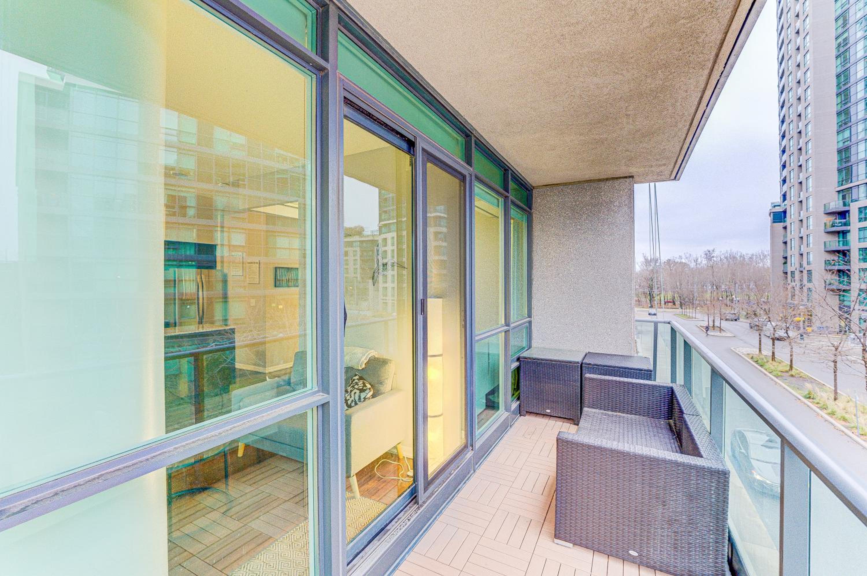 Prime City Pad 2 Bedroom with CN Tower View