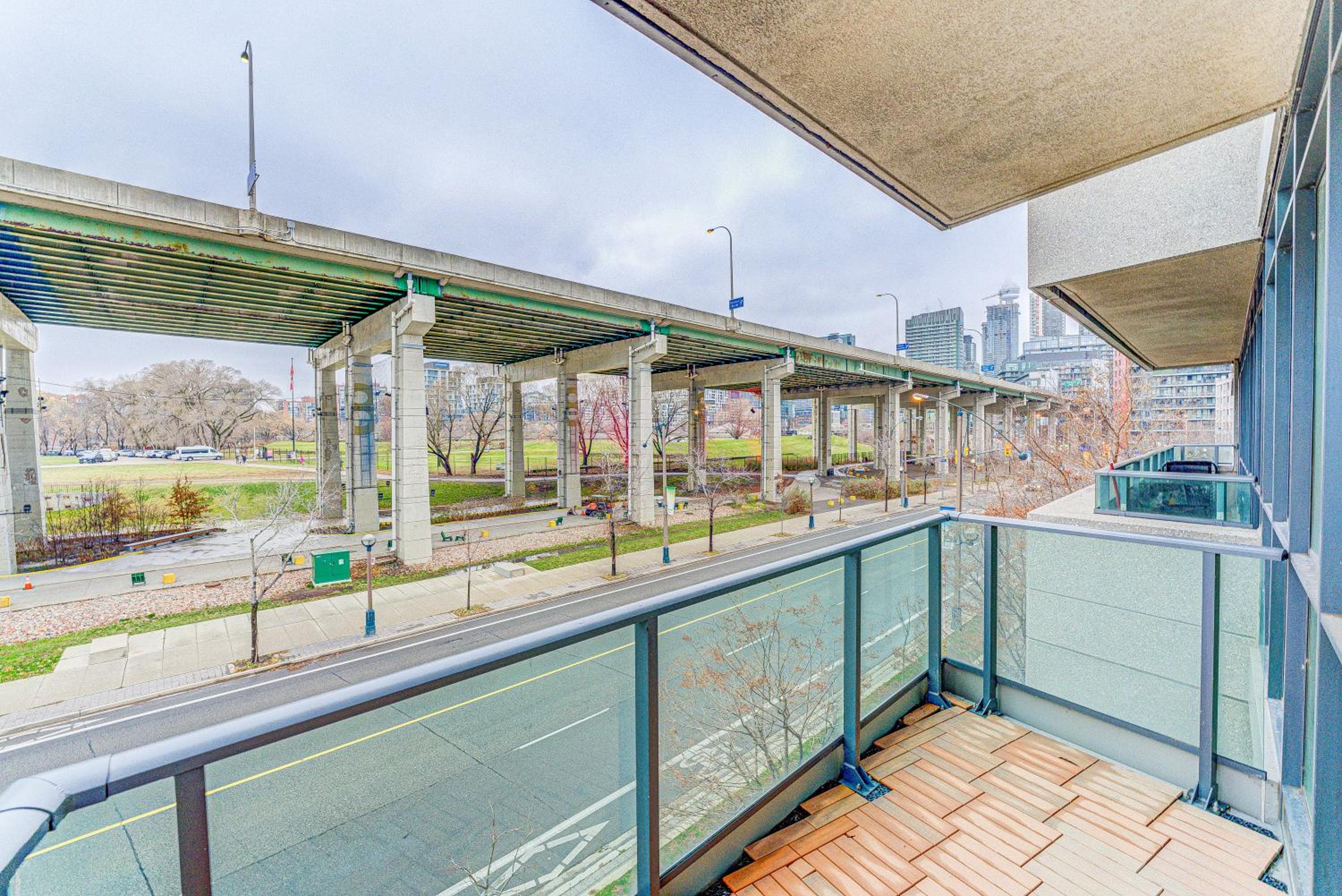Prime City Pad 2 Bedroom with CN Tower View