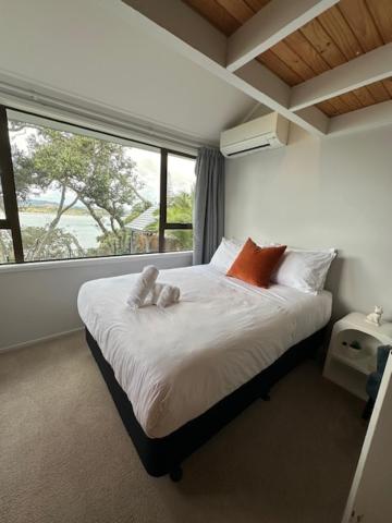Seaside Serenity - Stylish 4BR Home