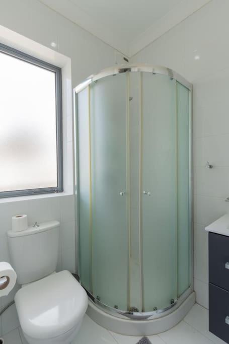 St Julians apartment-Hosted by Sweetstay photo 3