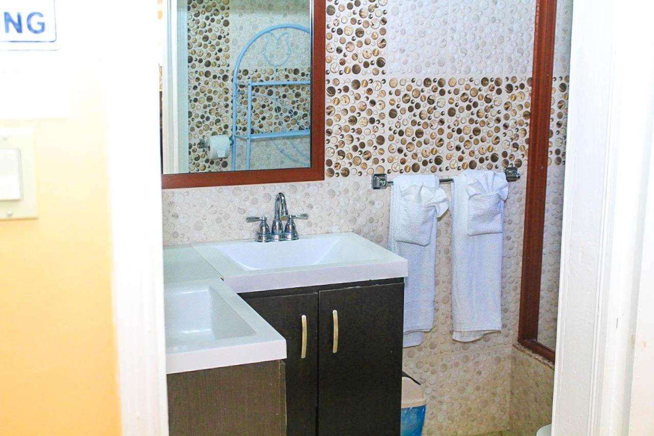 Dela de-Rose Guest House Negril Jamaica