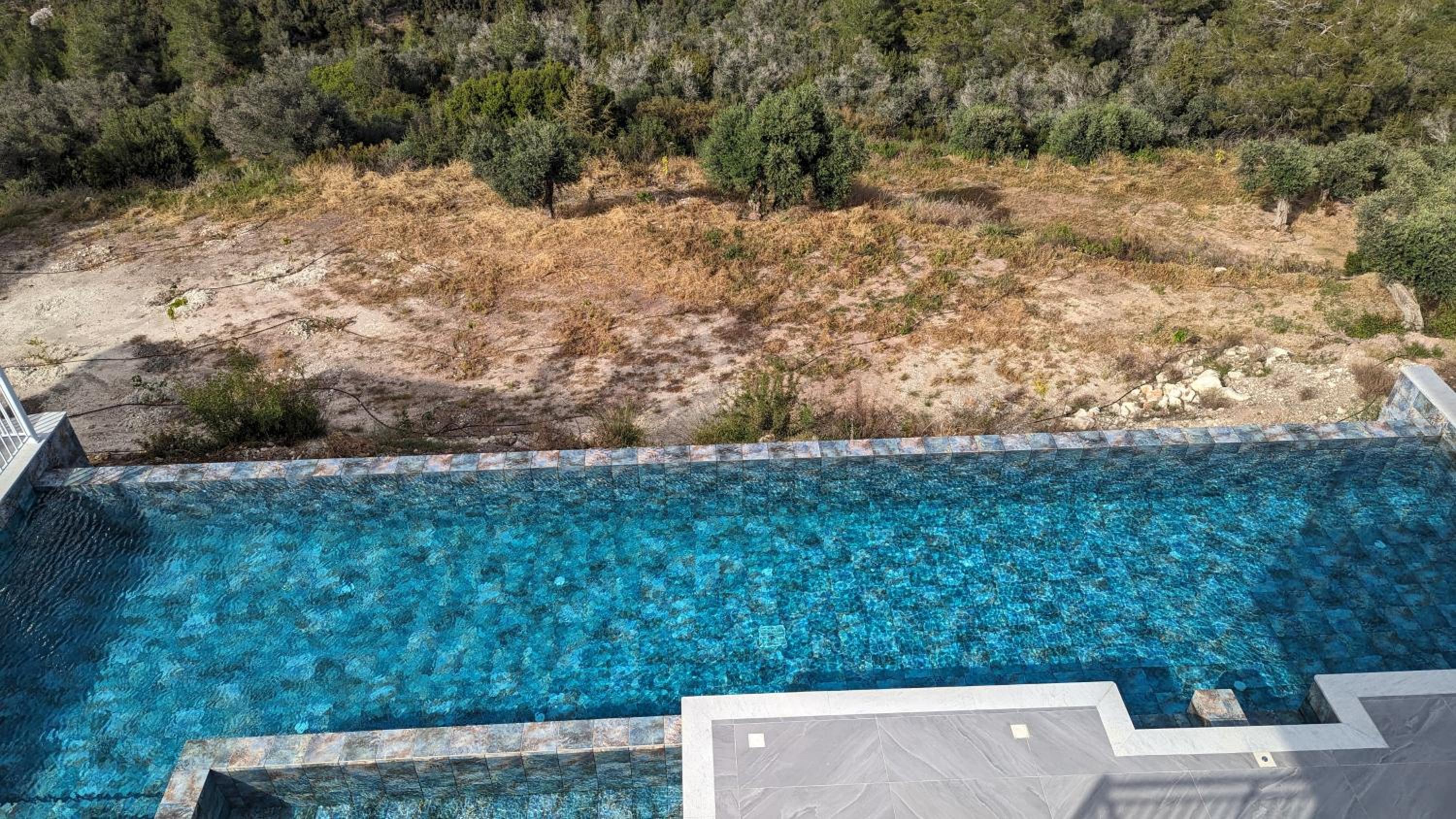AKAMAS THRONE APARTMENTS