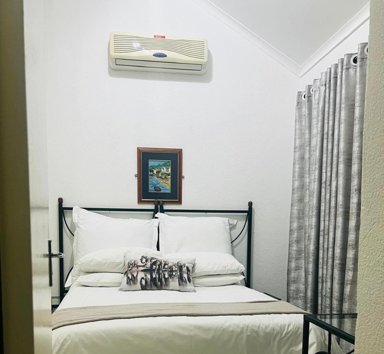 Unit 24 Pendleberry Grove Holidays view 3