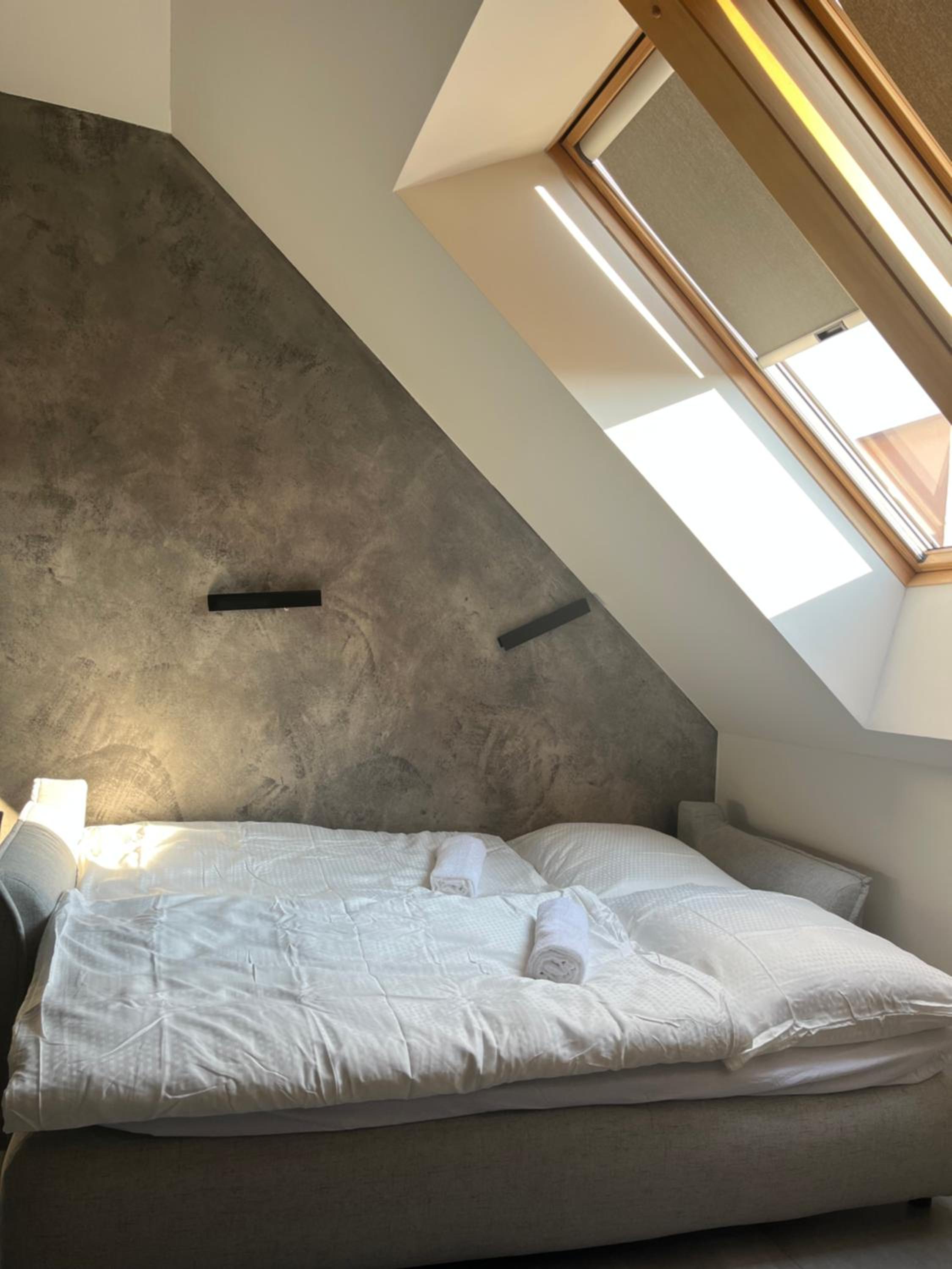 Rooftop Penthouse with Terrace, Prime Location