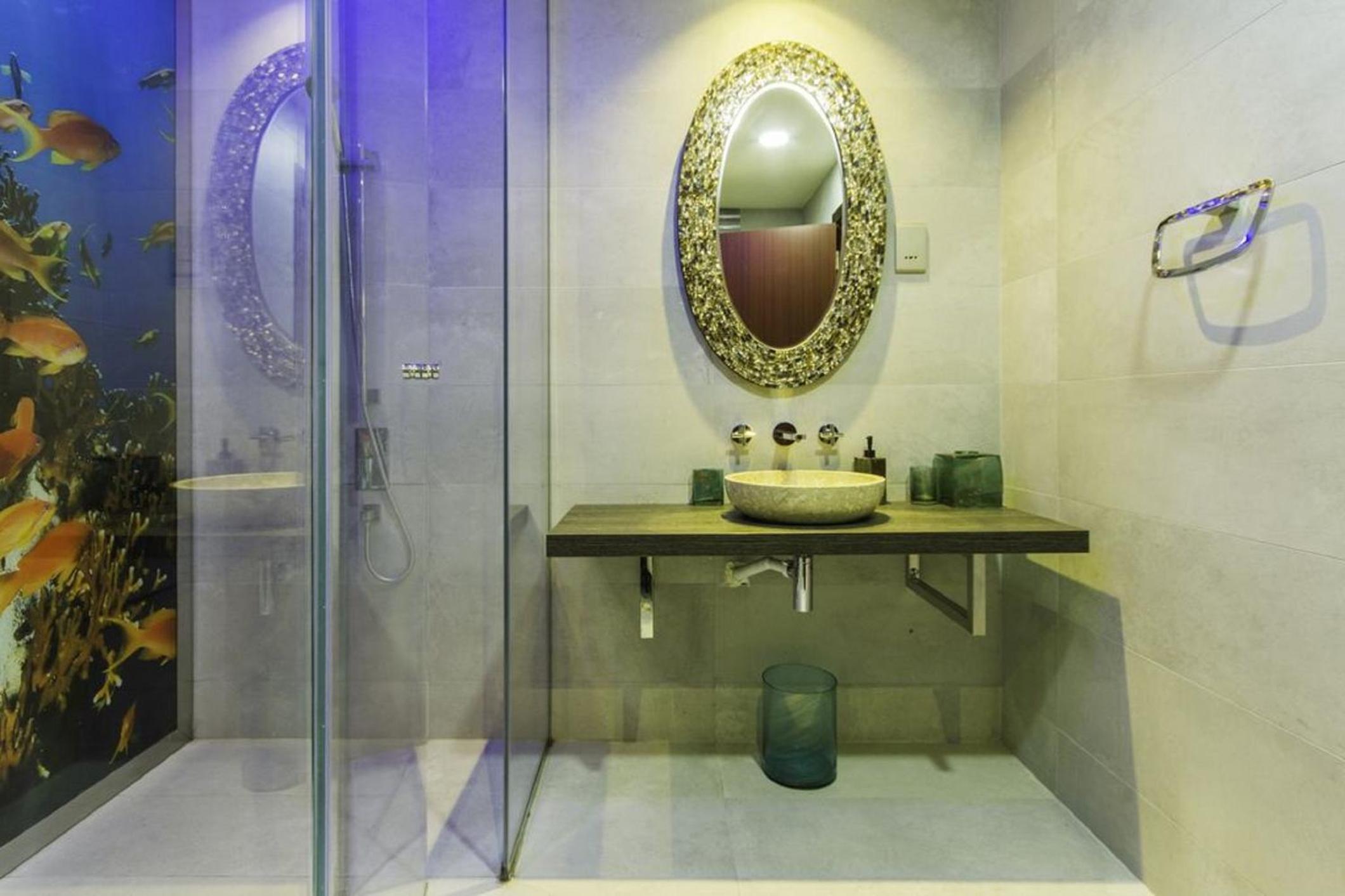 Luxury 3BD APT ST