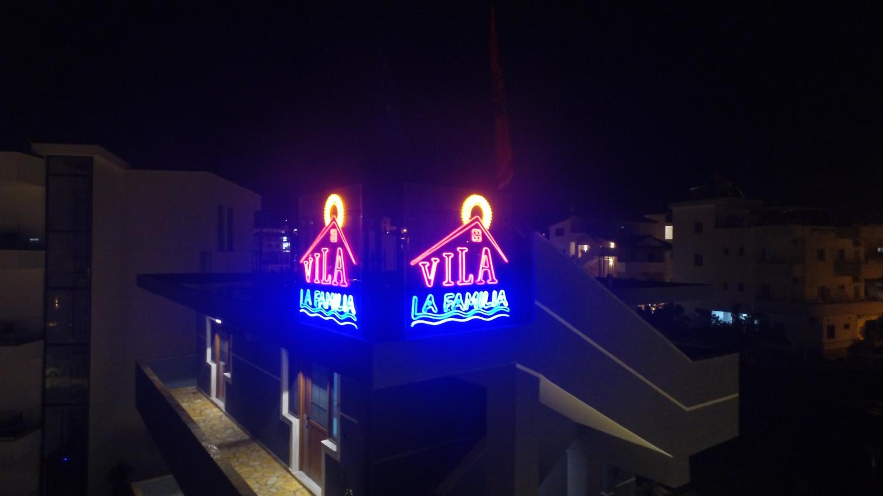 Vila La Familia