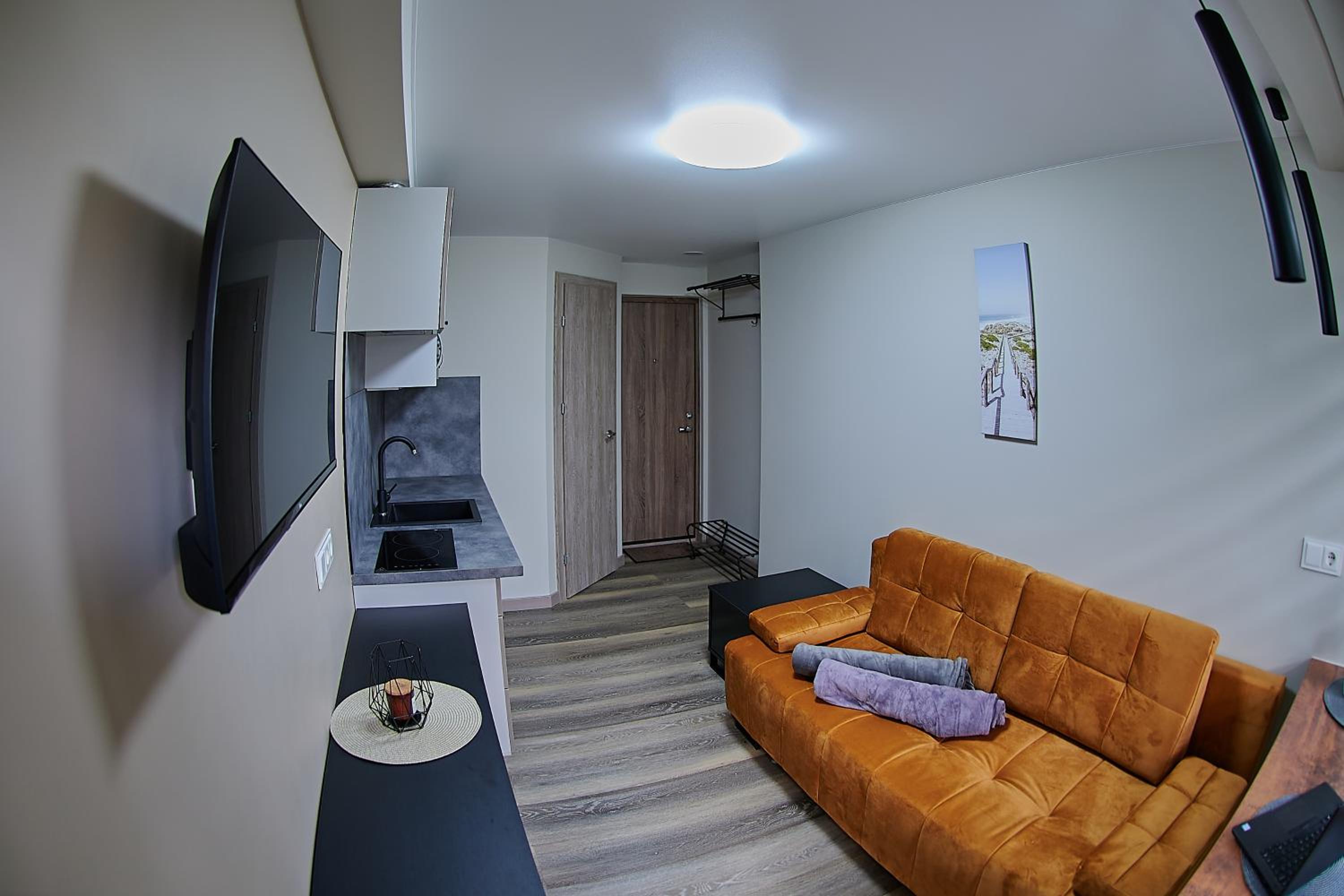 COZY VISIT, Studio4 with balcony, 24h Self Chek-in, on the first floor view 4