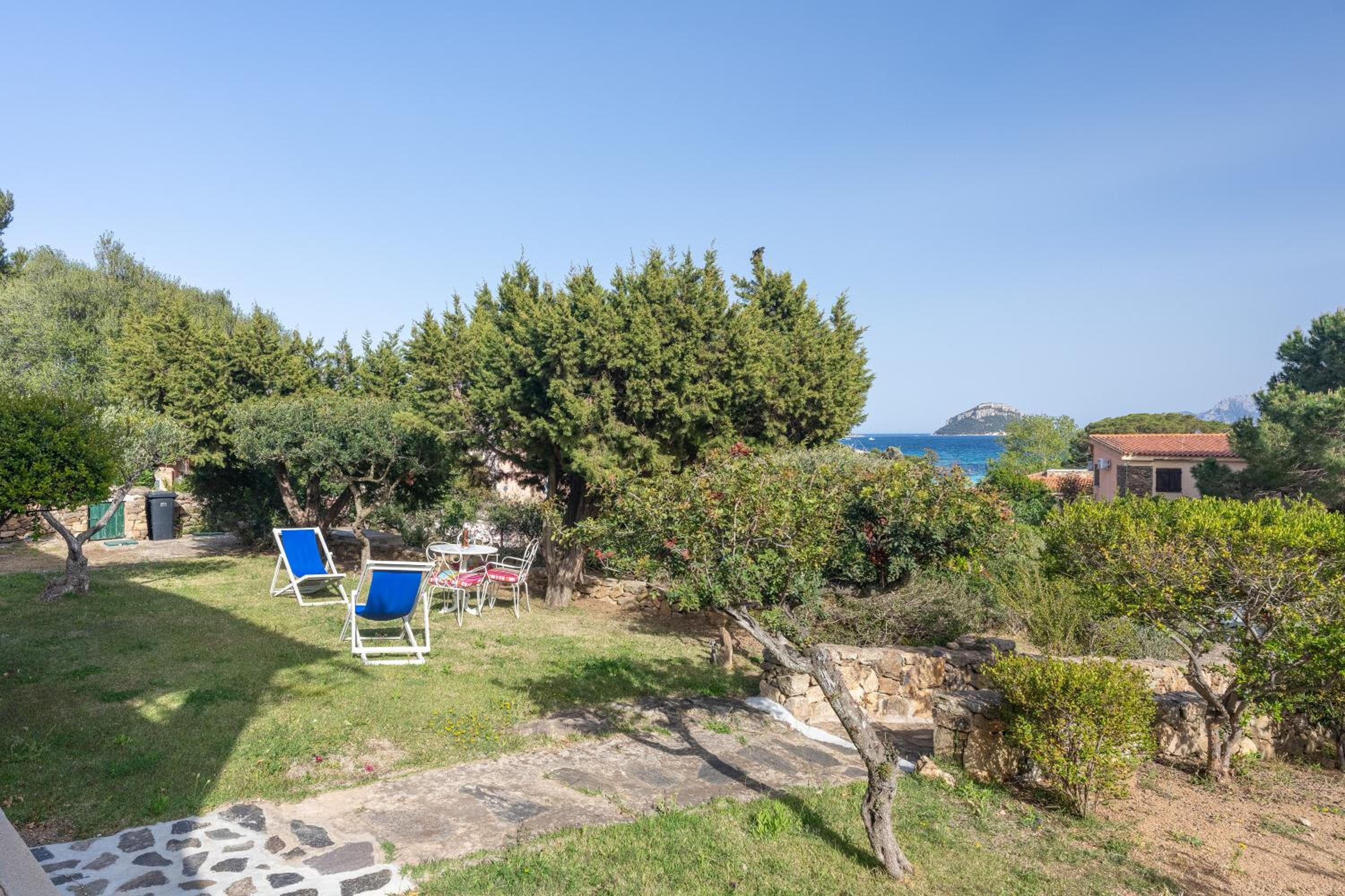 Giada Del Sol Golfo Aranci Barbagia view 3