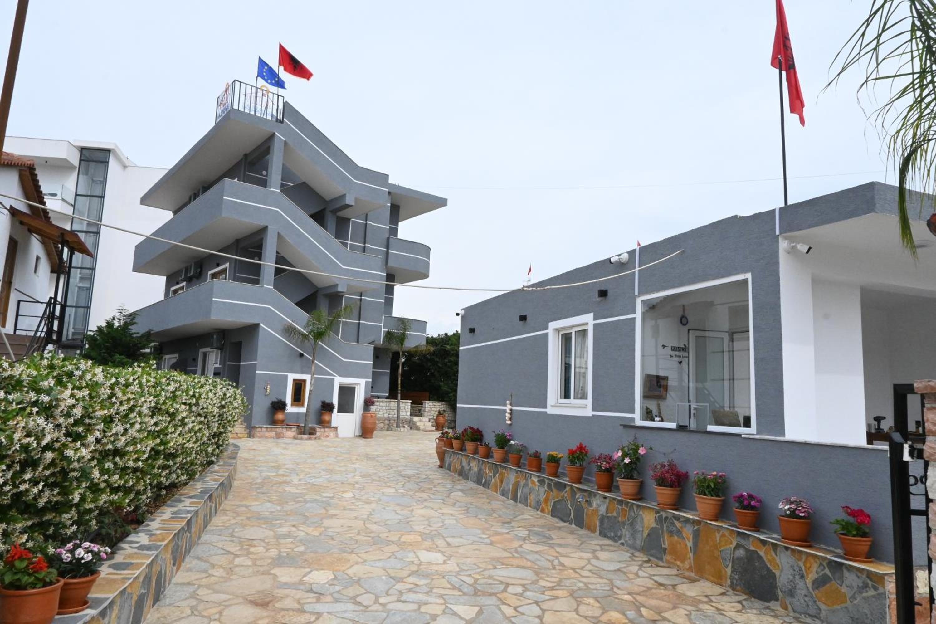 Vila La Familia