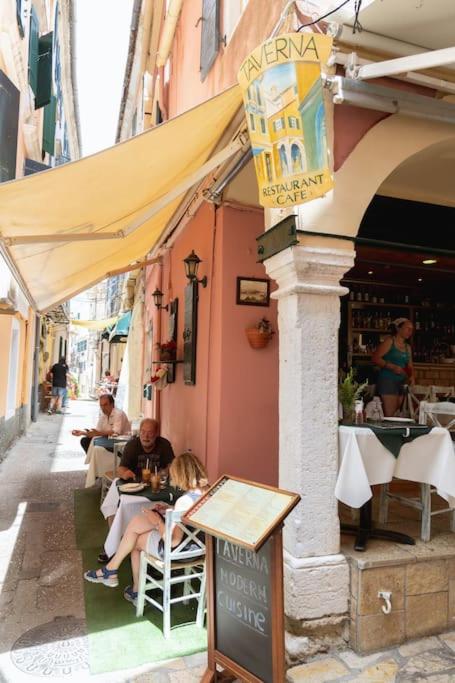 Piatta Medusa Venetian Flat in Corfu Old Town