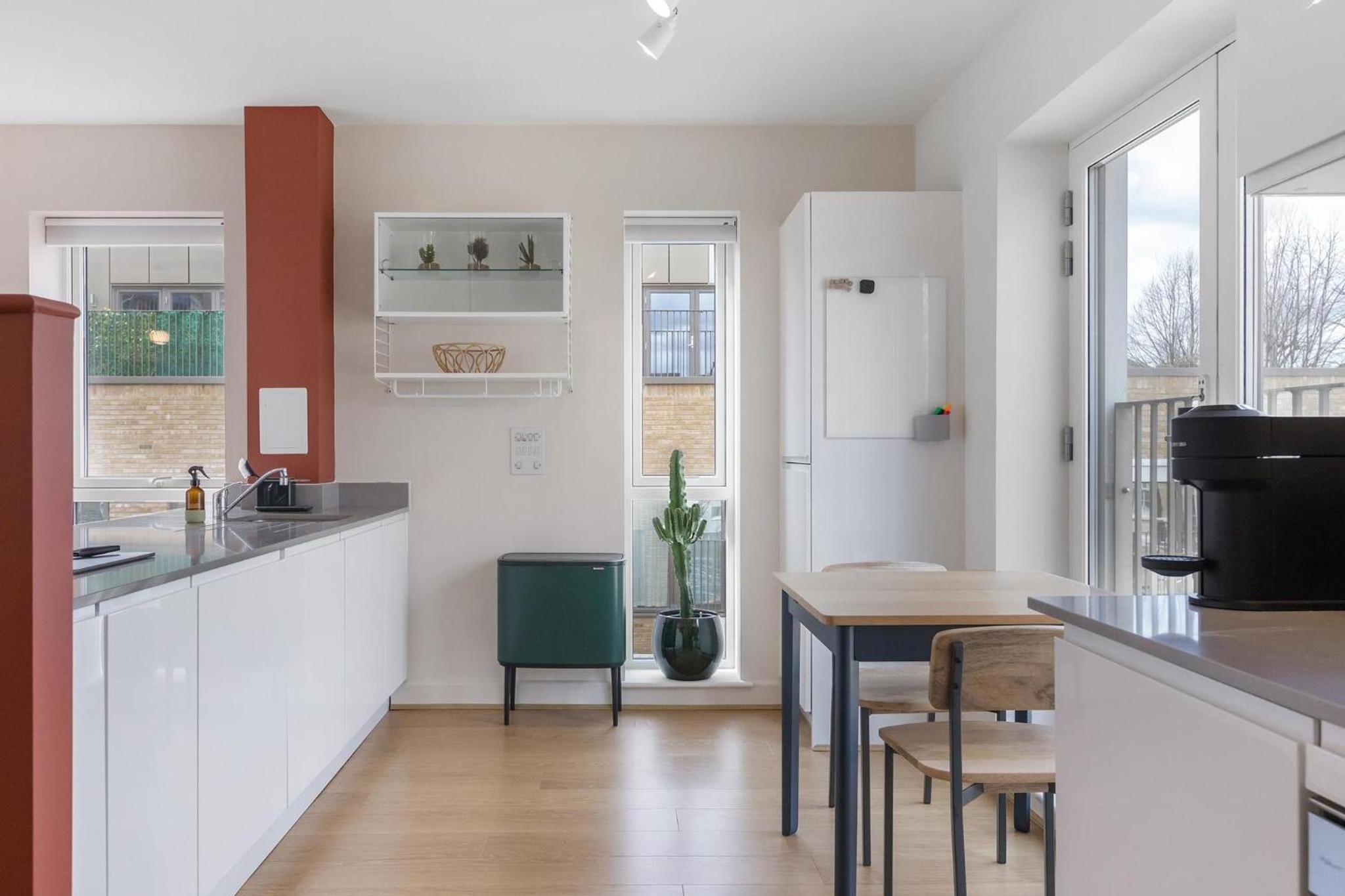 Designer London 2Bed 3Bath Duplex - 20mins2Central London!