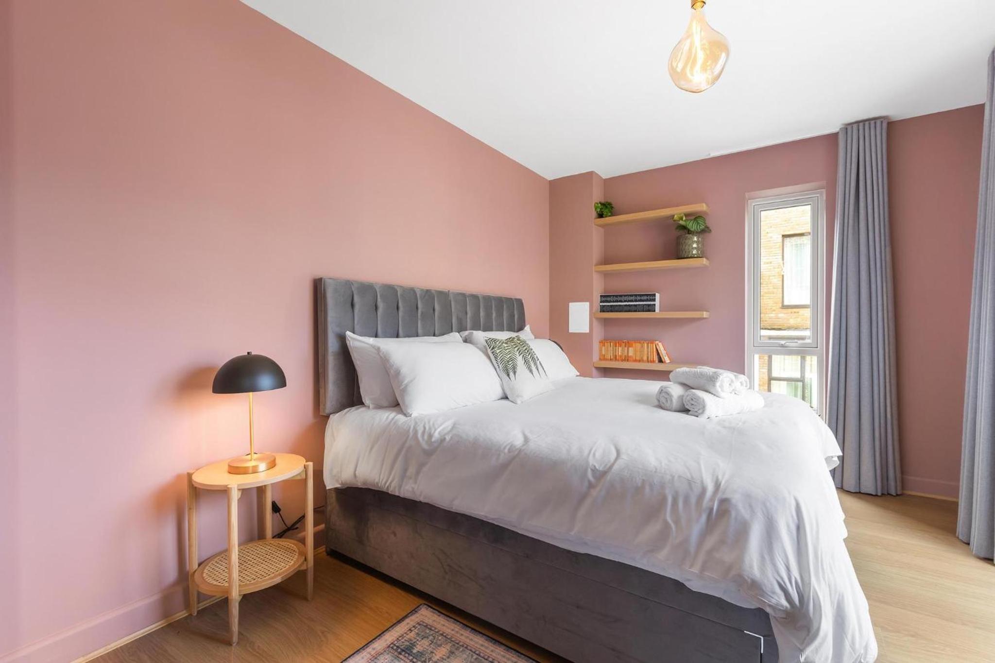 Designer London 2Bed 3Bath Duplex - 20mins2Central London!