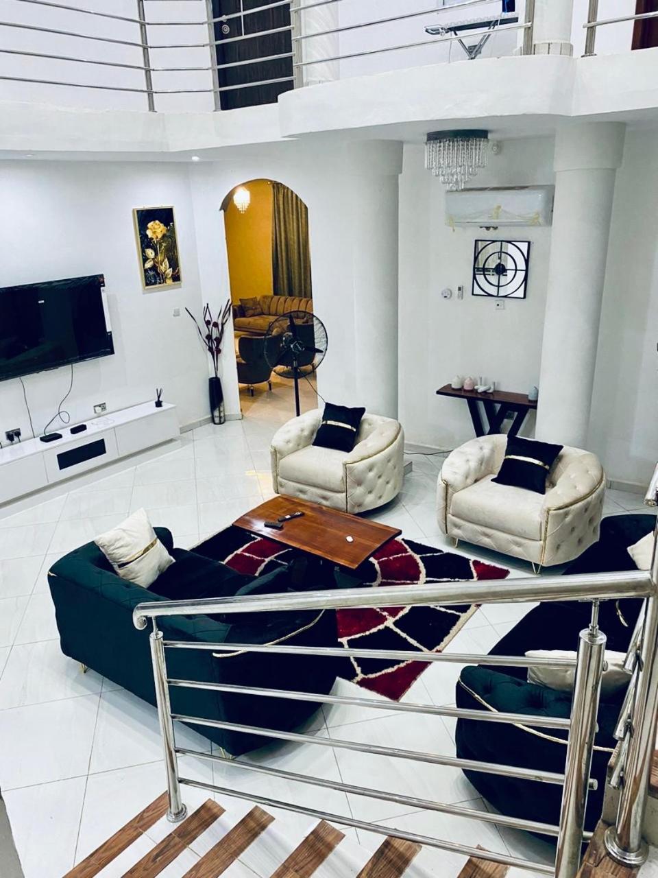 Nanani Luxury Villa - 5 Bedrooms view 3