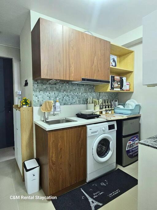 Cozy Staycation Condo Near Mactan Cebu International Airport & Beaches view 4