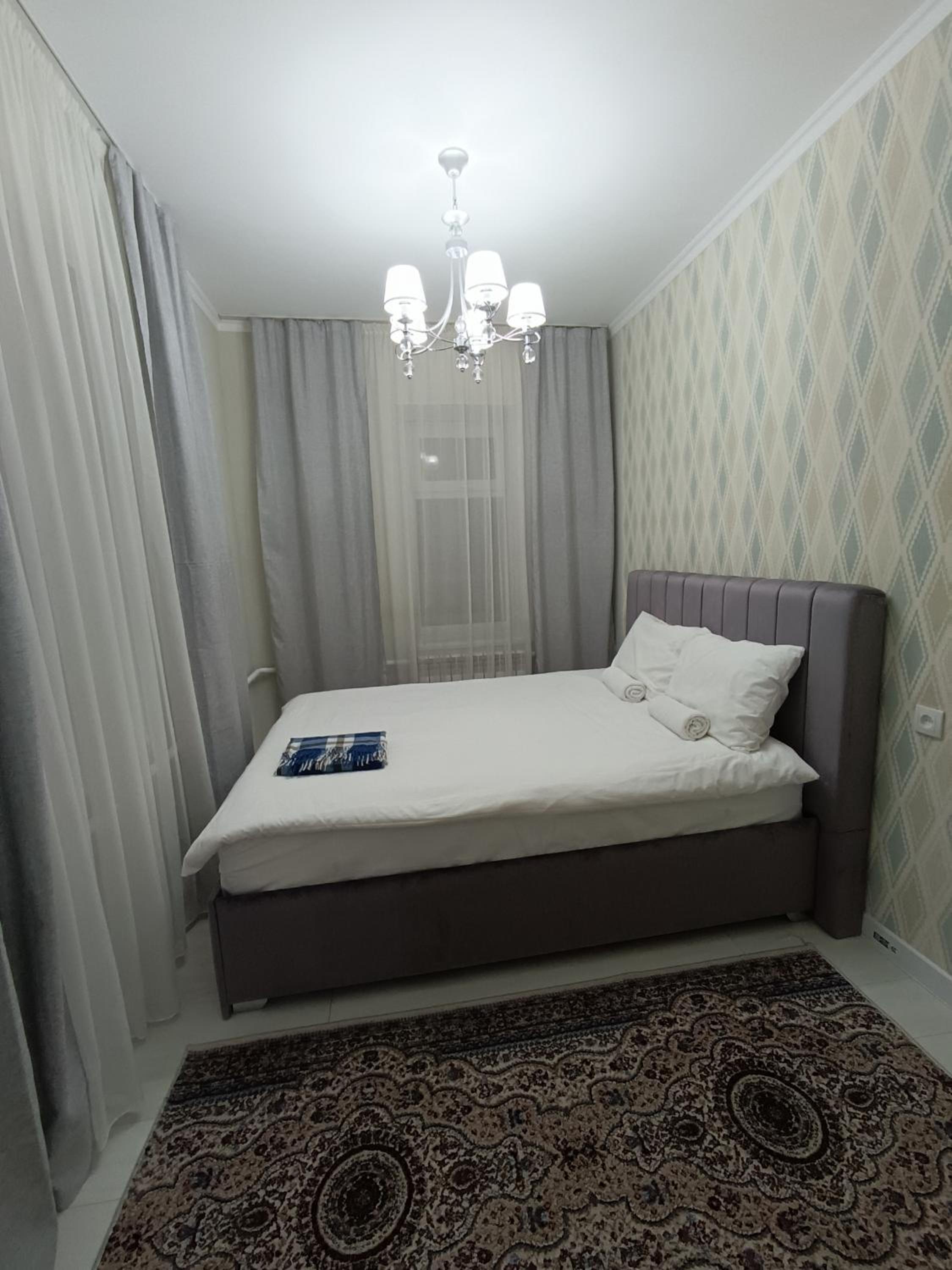Home stay in downtown view 3