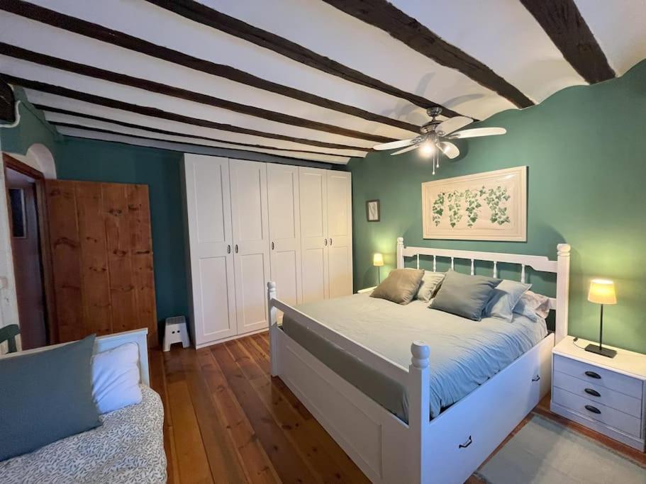Apaizetxea, caserío en entorno rural entre Bilbao y Vitoria-Gasteiz