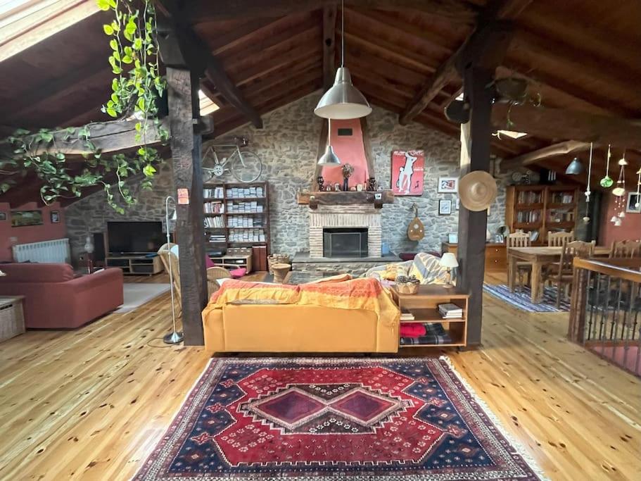 Apaizetxea, caserío en entorno rural entre Bilbao y Vitoria-Gasteiz