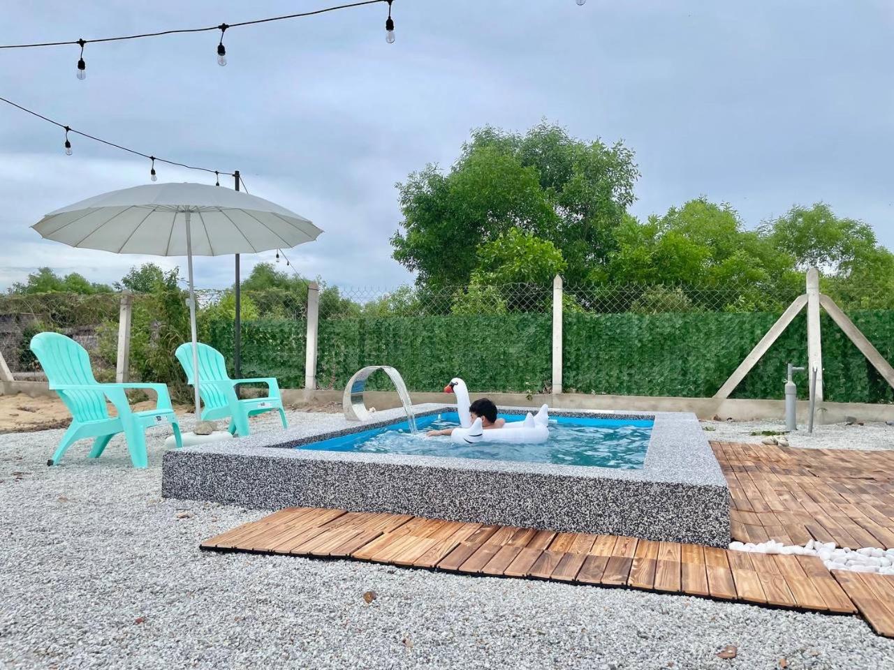 Memerang Tiny House & Pool near Merang Jetty