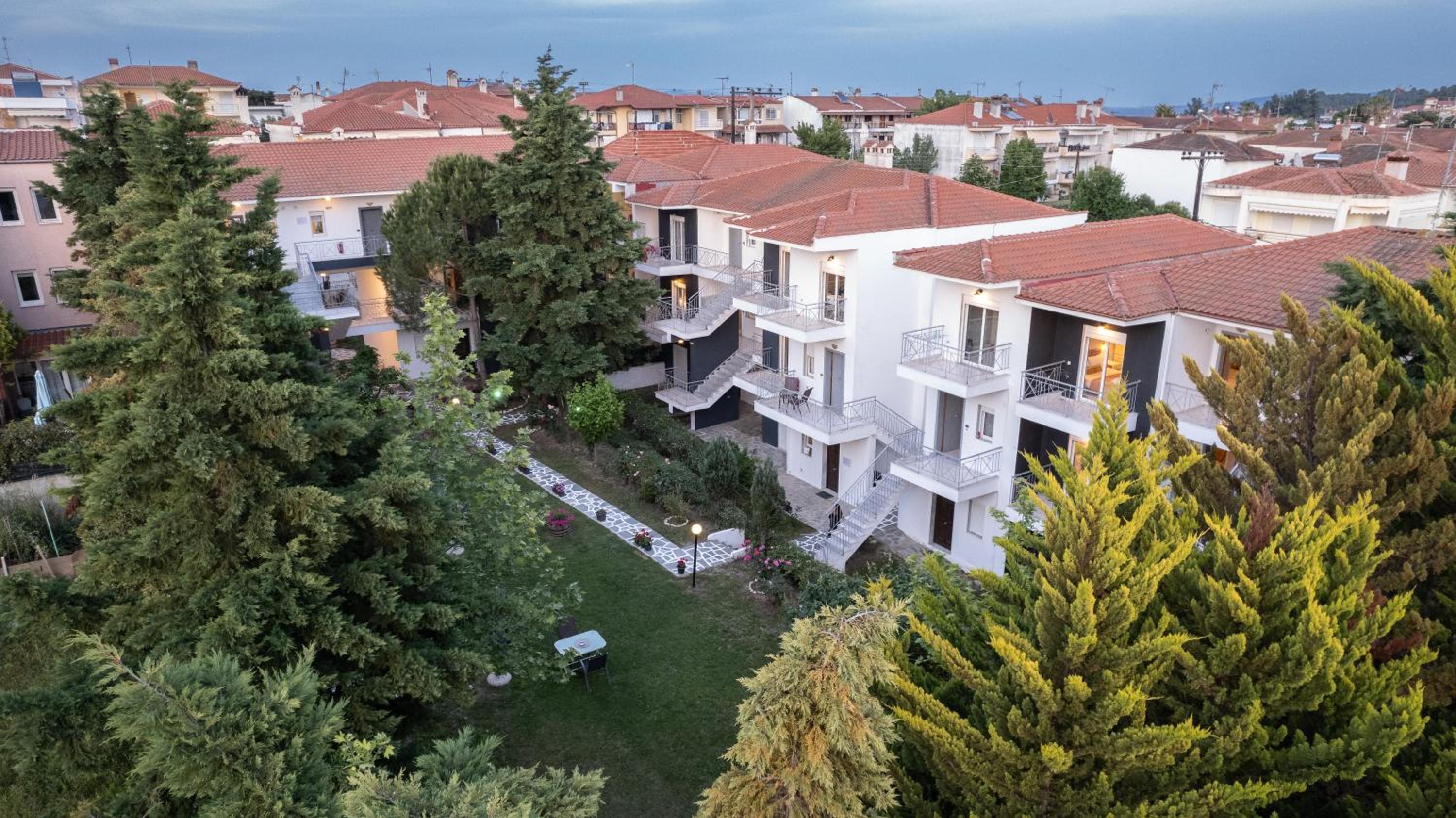 DOMES APARTMENTS
