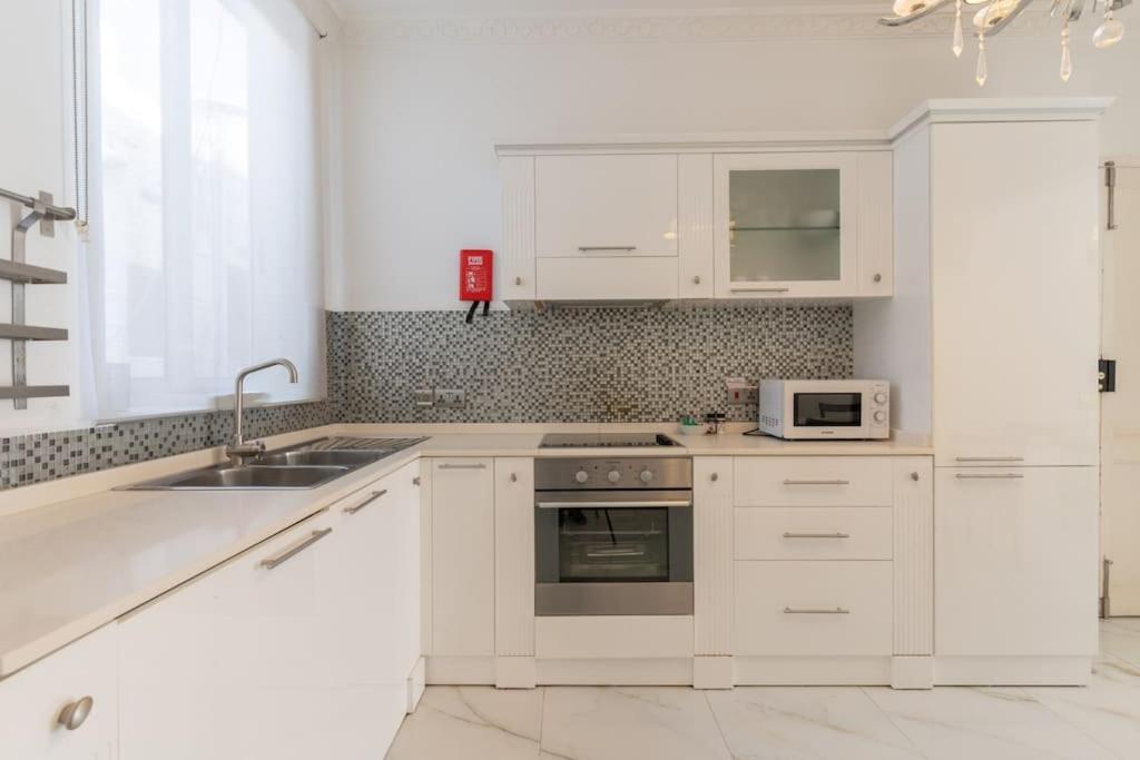 Valletta Charm-Hosted by Sweetstay view 5