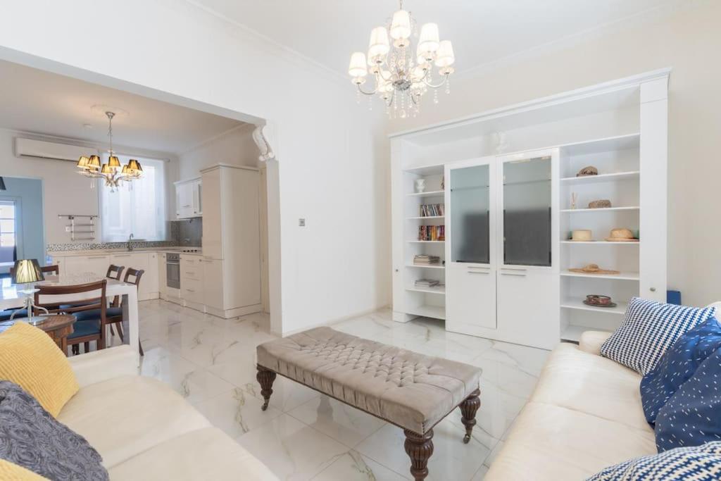 Valletta Charm-Hosted by Sweetstay view 4