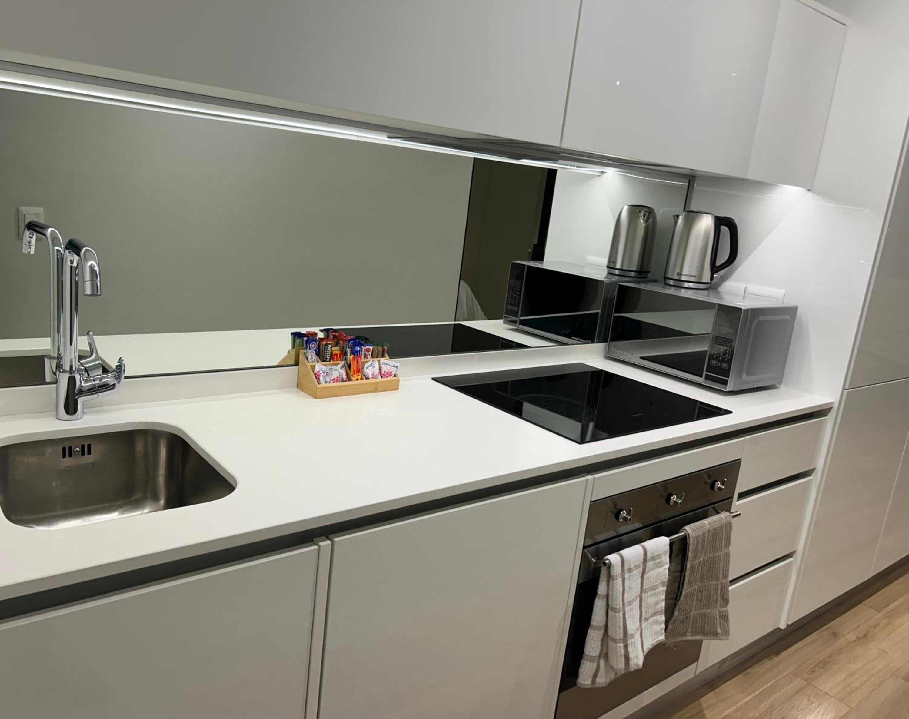 Thando's Luxury Stays at Ellipse, Waterfall view 4