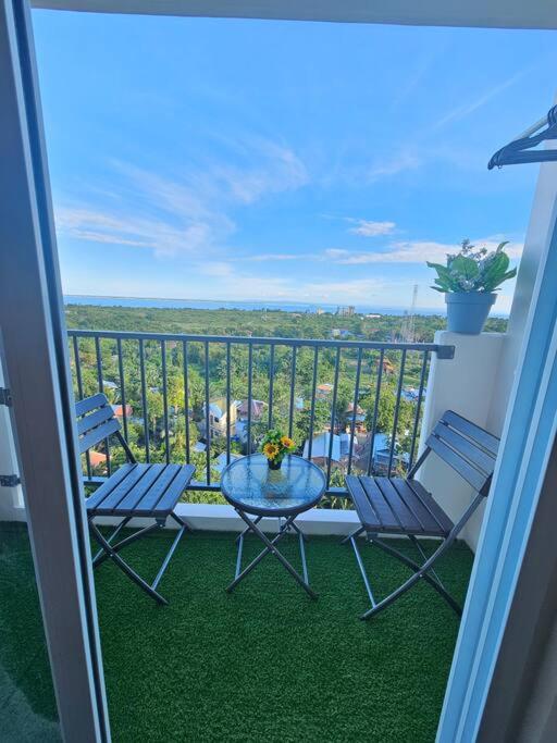 Near Mactan Airport - Dream Condo Unit with Seaview view 5