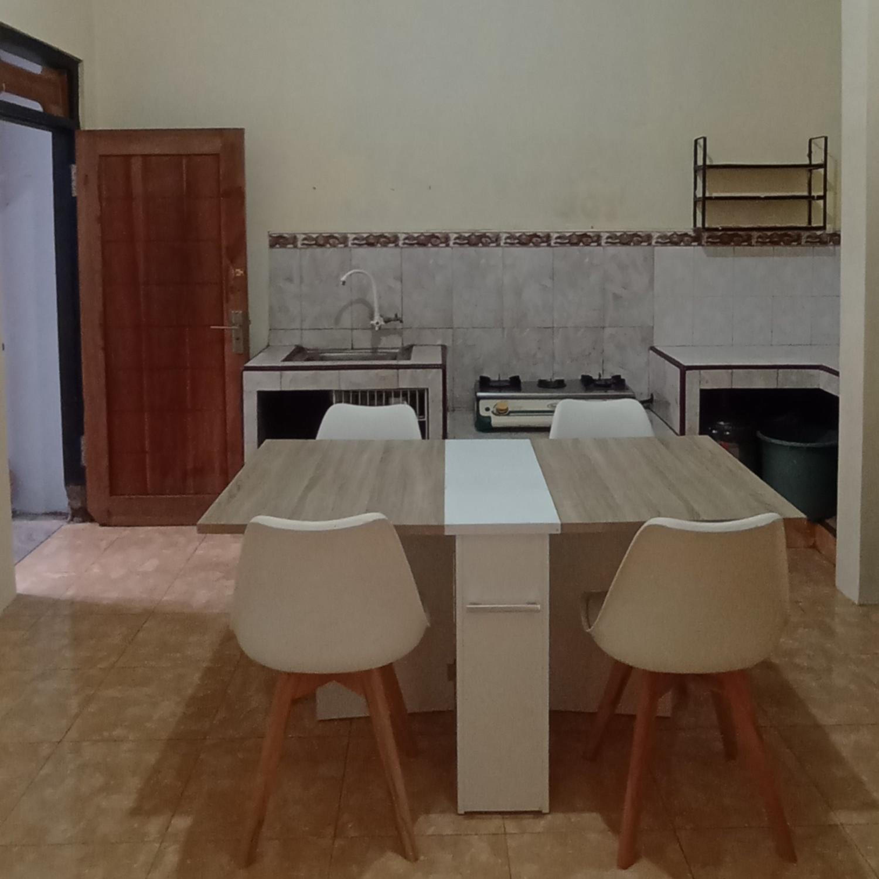 Adventura House
