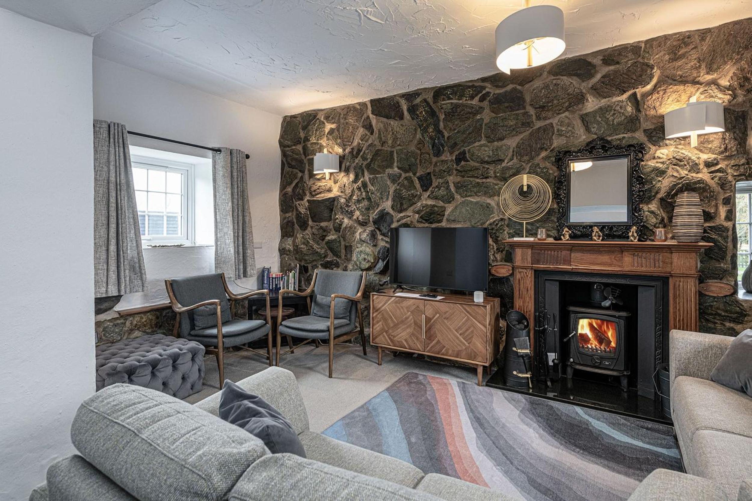 Felin Traeth Cottage view 5