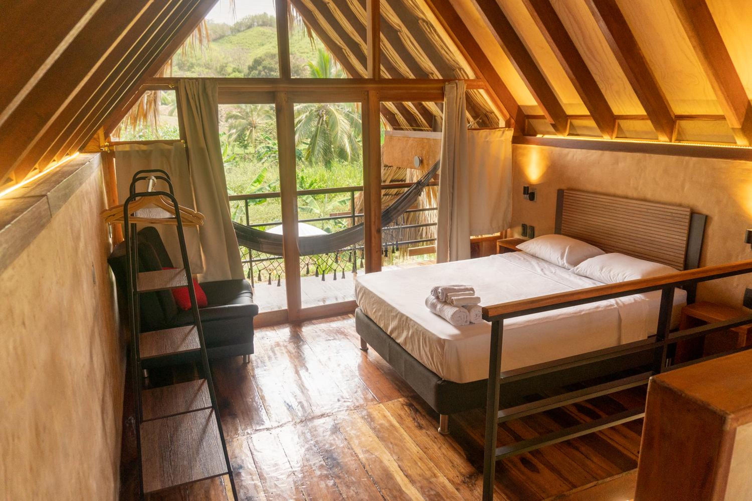 Cabañas con Jacuzzi, Tayrona vía Palomino - Villa Puy