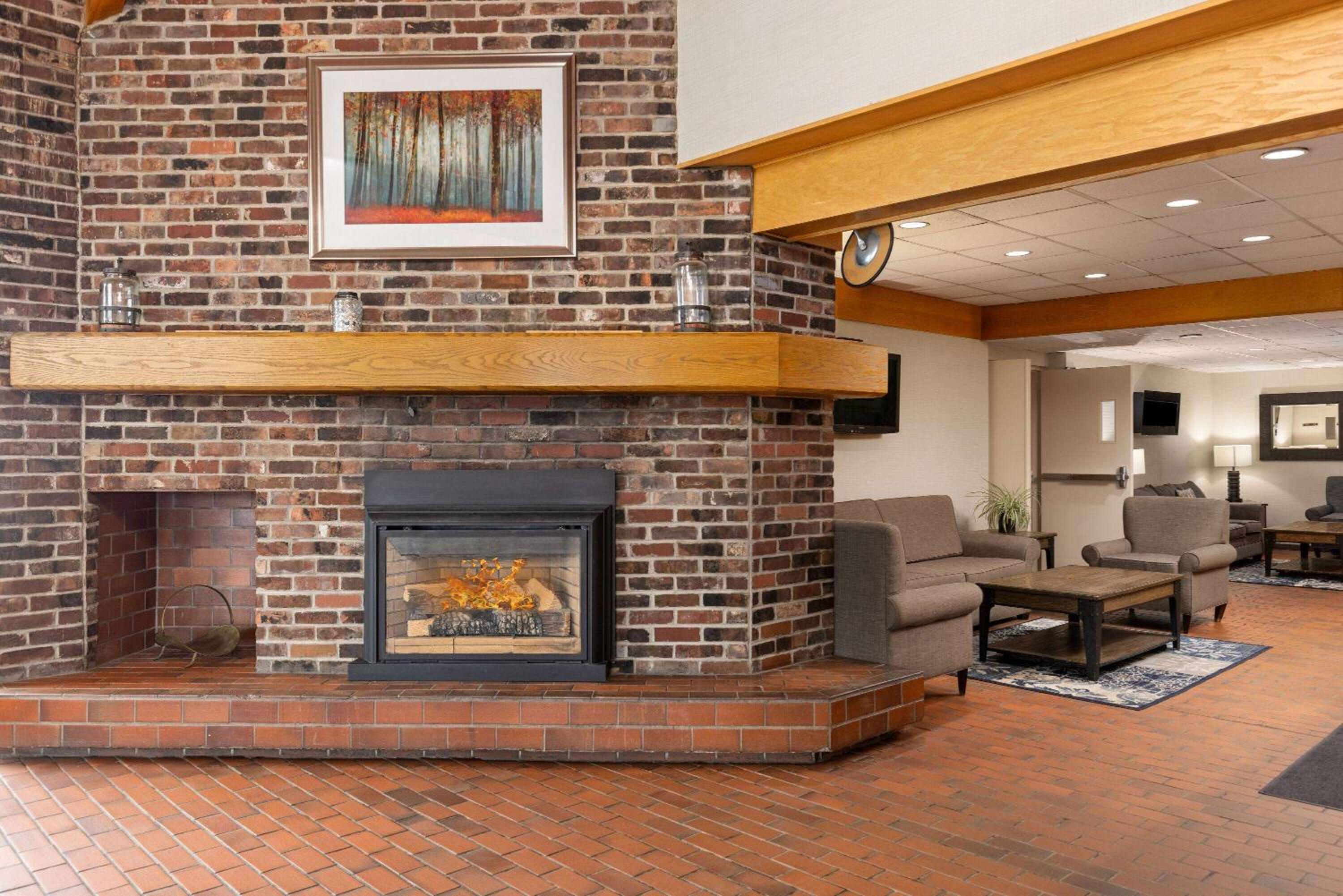 Thunder Bay Vacations - Travelodge by Wyndham Thunder Bay ON - Property Image 4