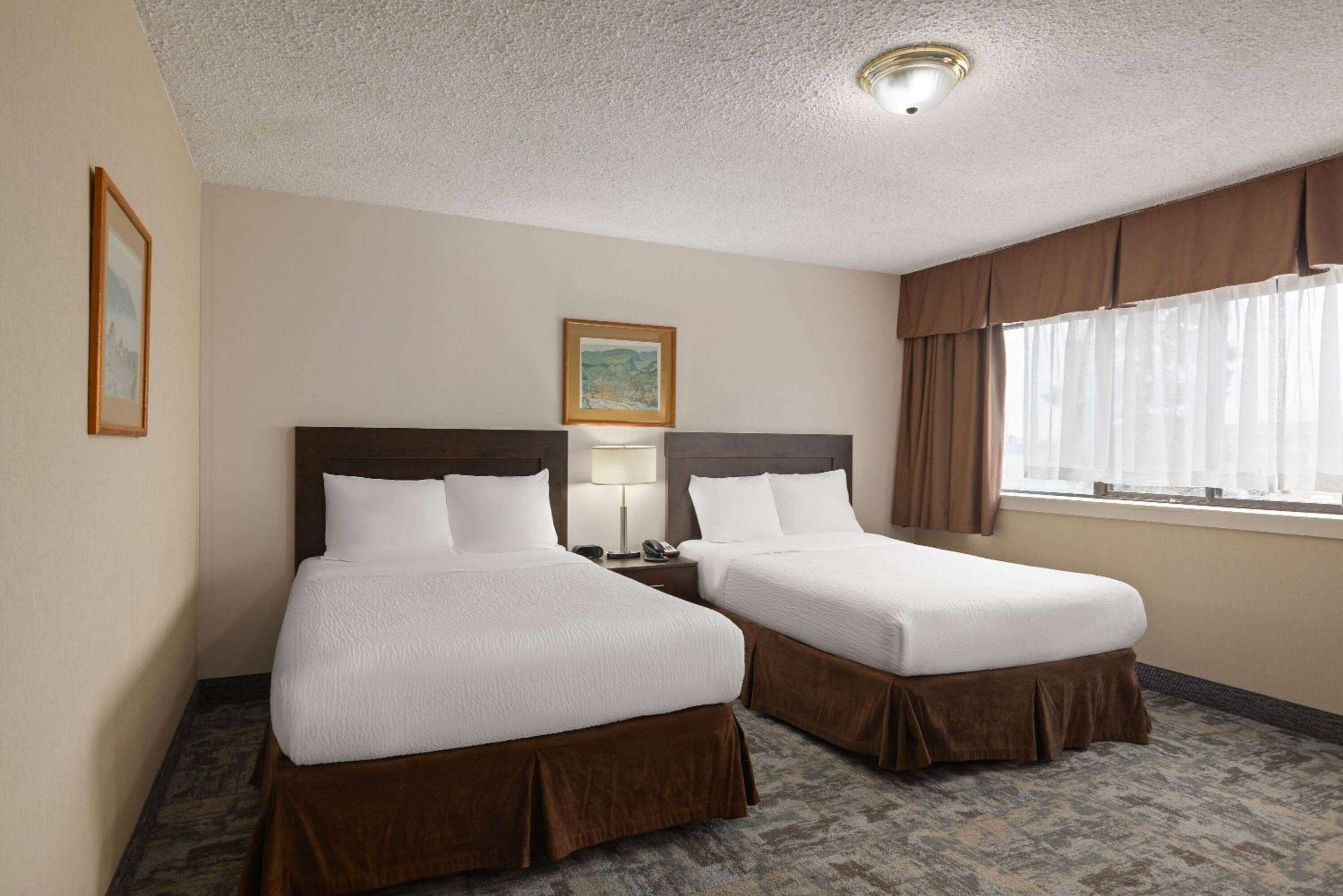 Thunder Bay Vacations - Travelodge by Wyndham Thunder Bay ON - Property Image 1
