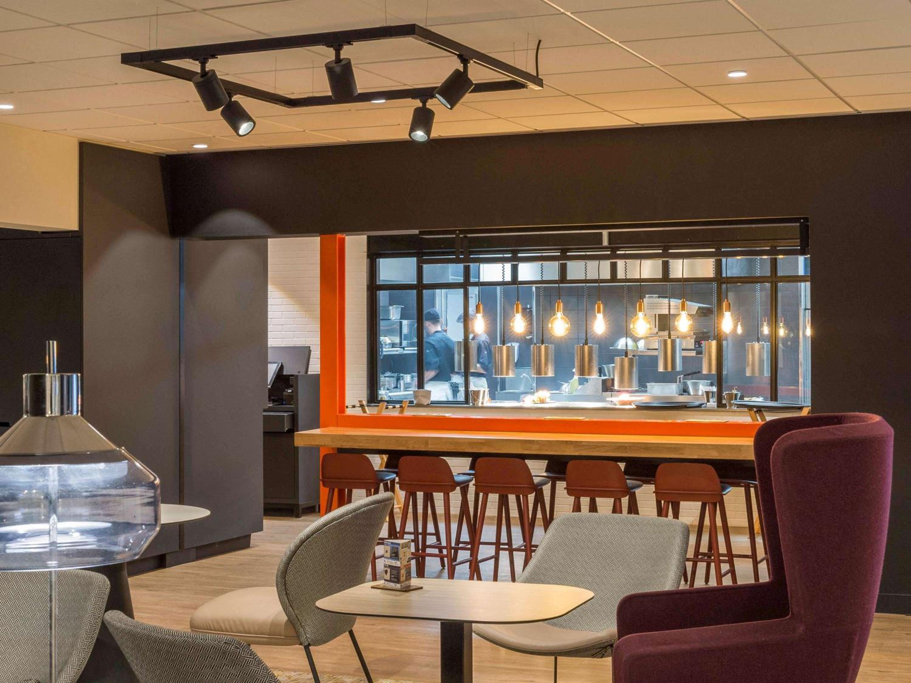 Bron Vacations - Novotel Lyon Bron Meeting  Events - Property Image 47