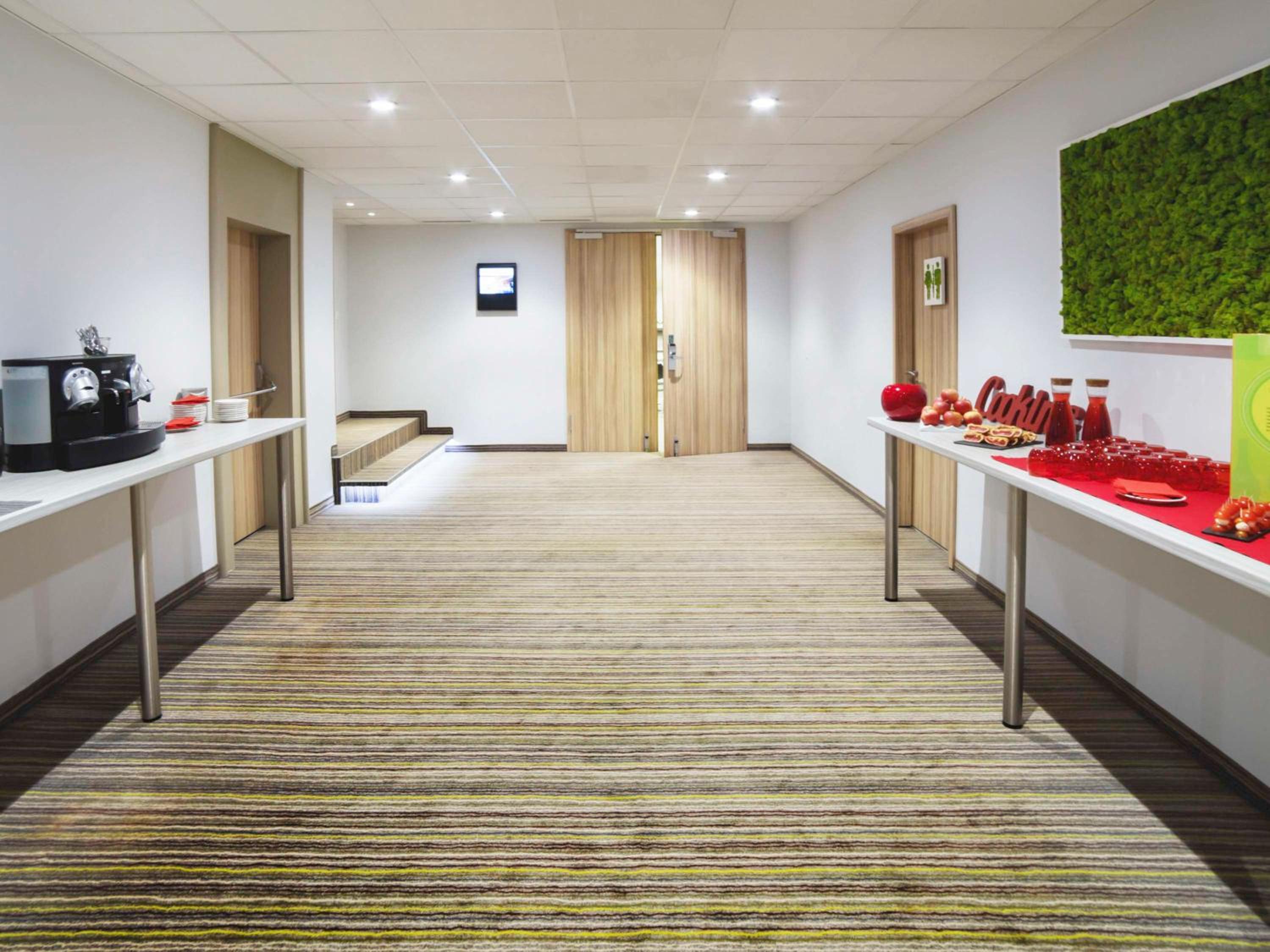 Geneva Vacations - Novotel Geneve Centre - Property Image 23