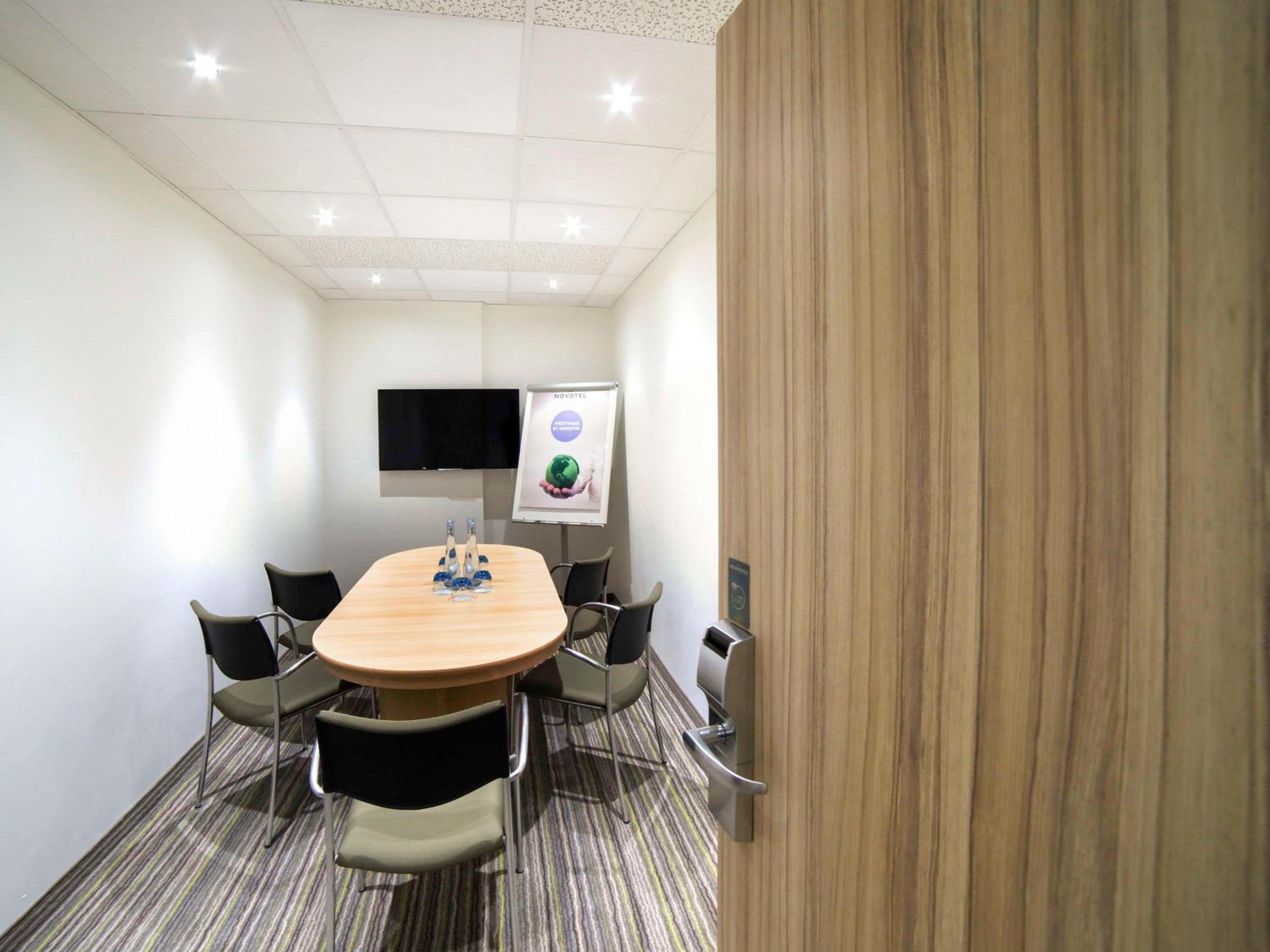Geneva Vacations - Novotel Geneve Centre - Property Image 19