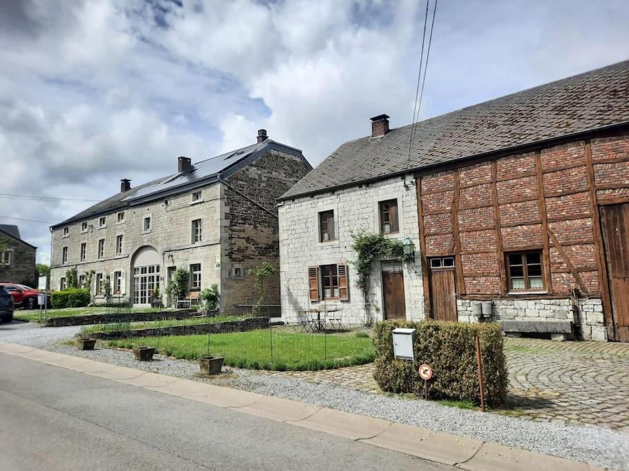 Le menhir bleu, gîte 2 personnes de plain-pied à Wéris