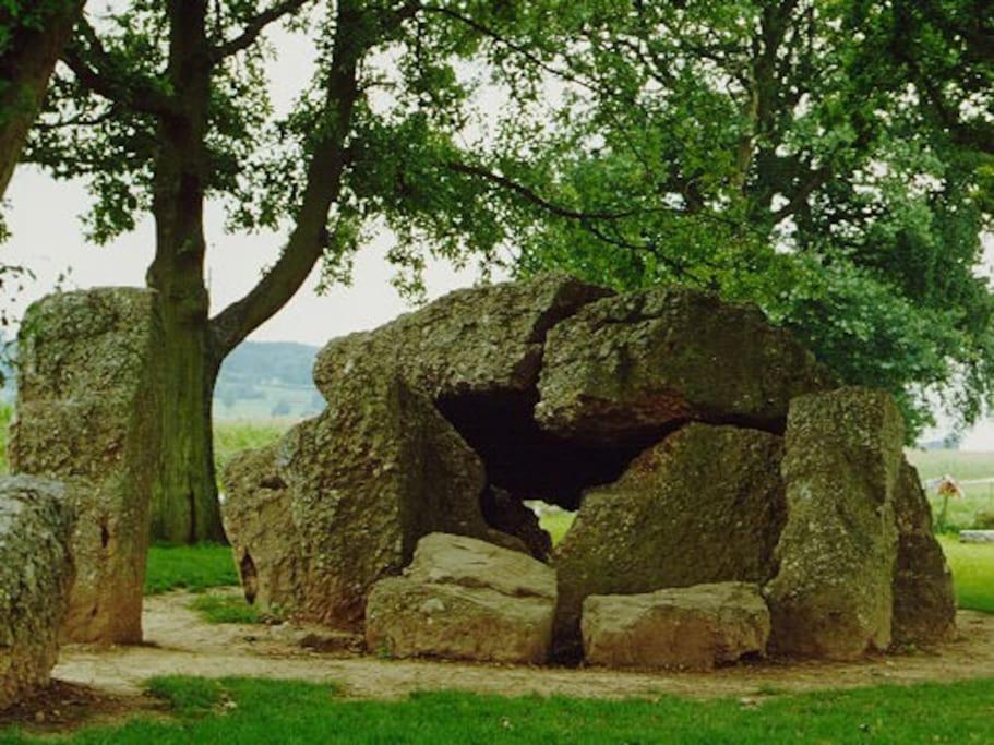 Le menhir bleu, gîte 2 personnes de plain-pied à Wéris