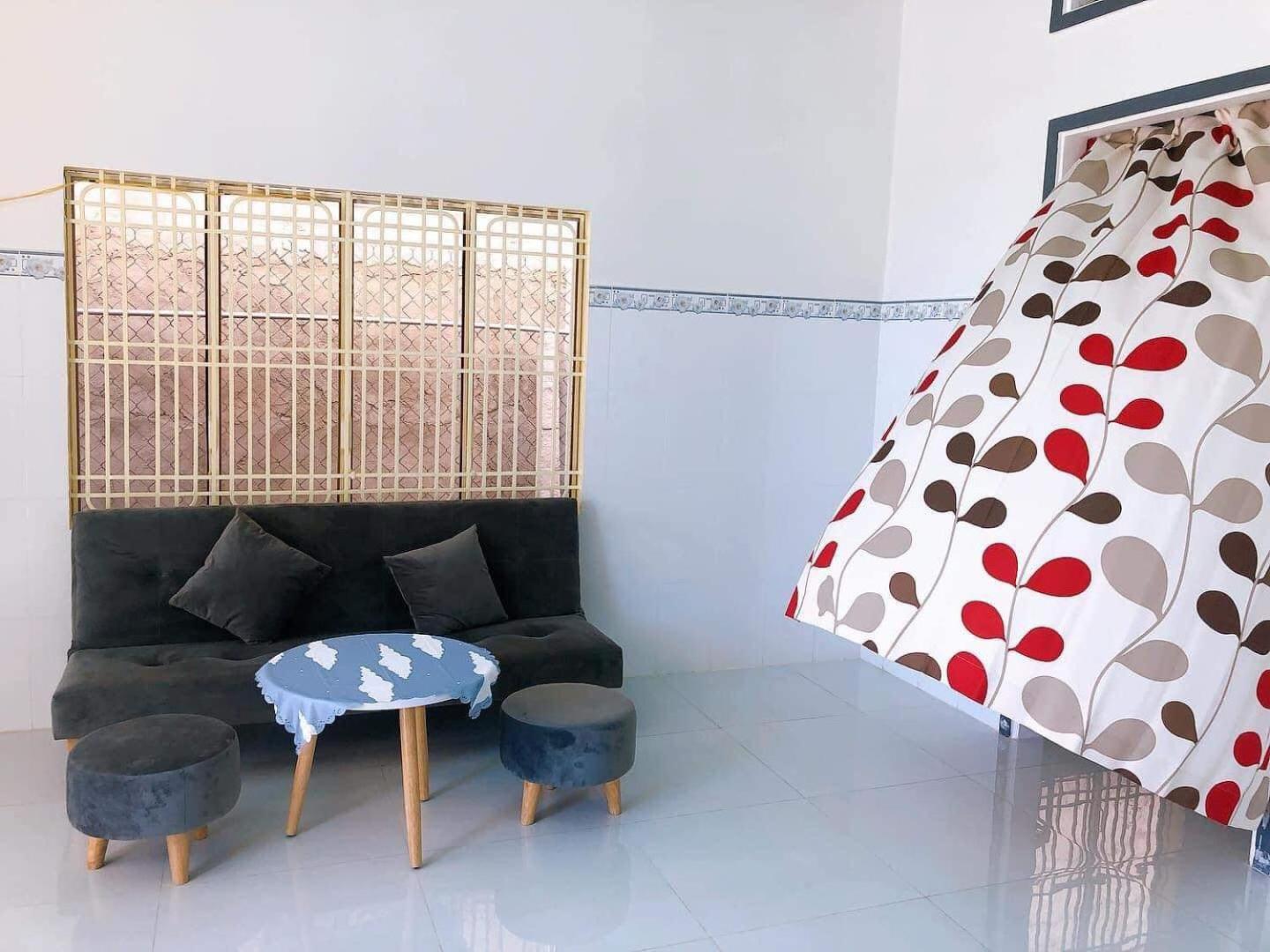 Min House
