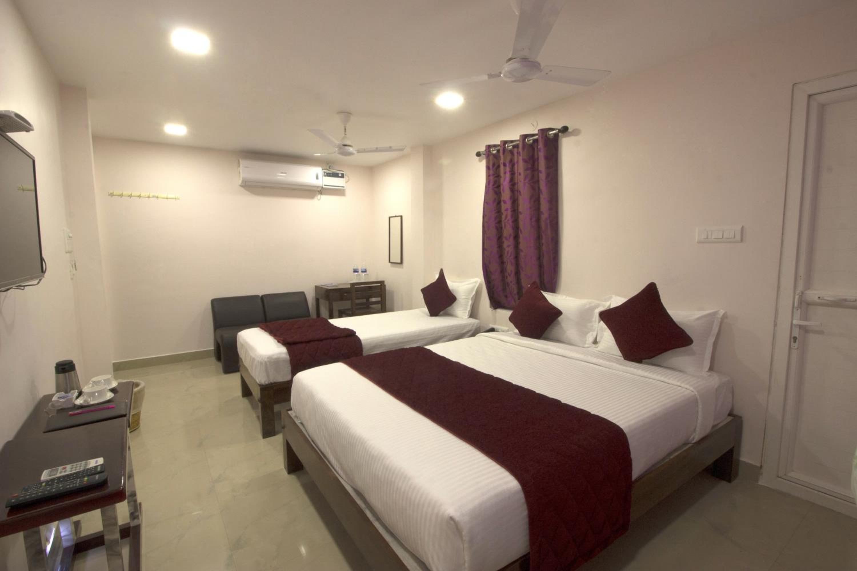 Serenity Sands Beach Resort Inn view 2