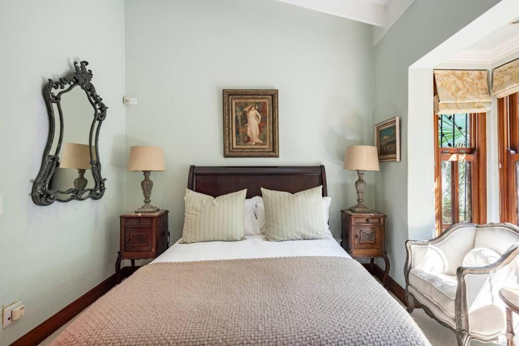 Picturesque Garden Villa, Illovo House
