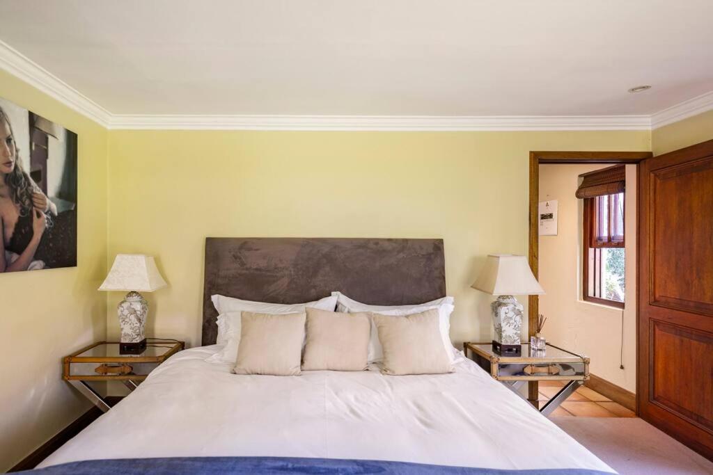 Picturesque Garden Villa, Illovo House