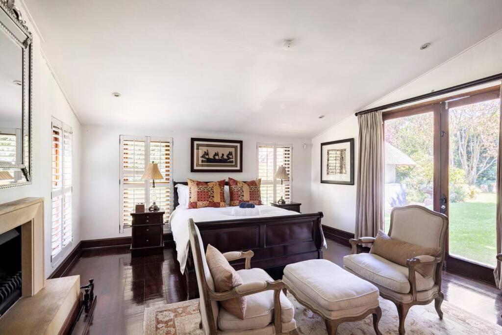Picturesque Garden Villa, Illovo House