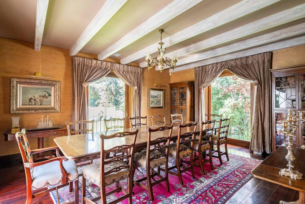 Picturesque Garden Villa, Illovo House